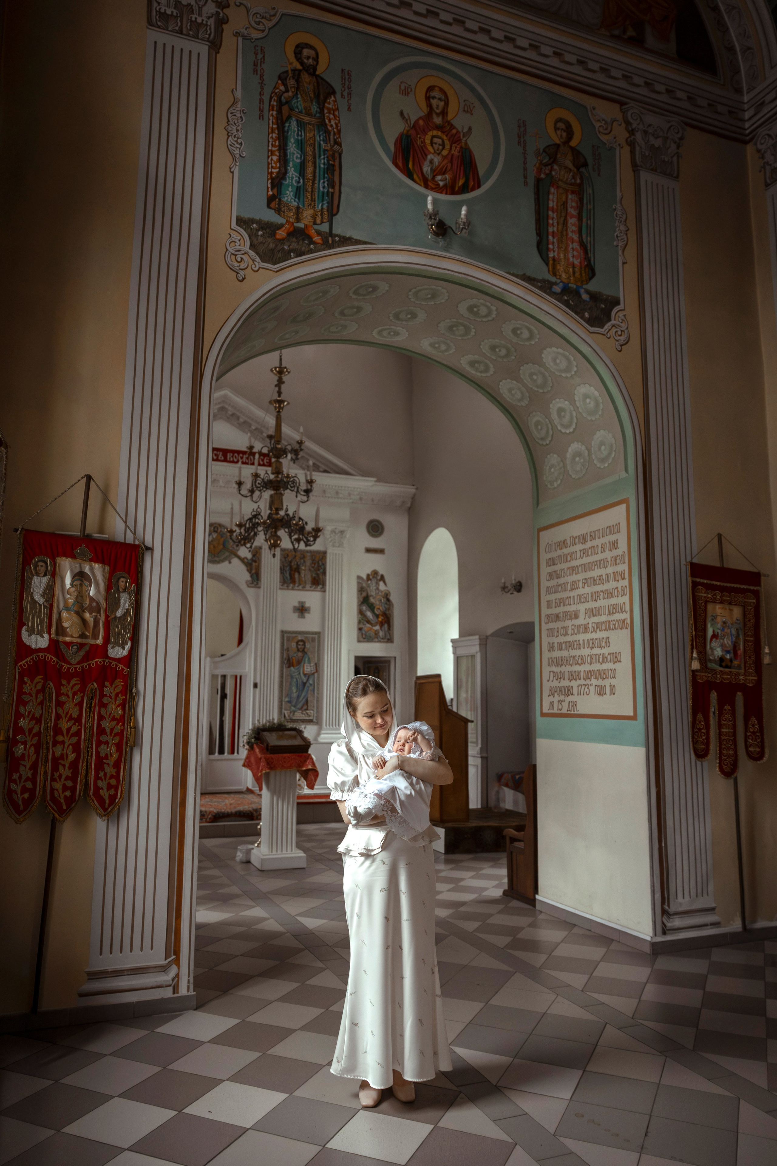 Таинство Крещения младенца в храме свв. Бориса и Глеба в Белкино (г.Обниск, Калужская обл.). Надежда Стар семейный и церковный фотограф в Жукове и Калужской области