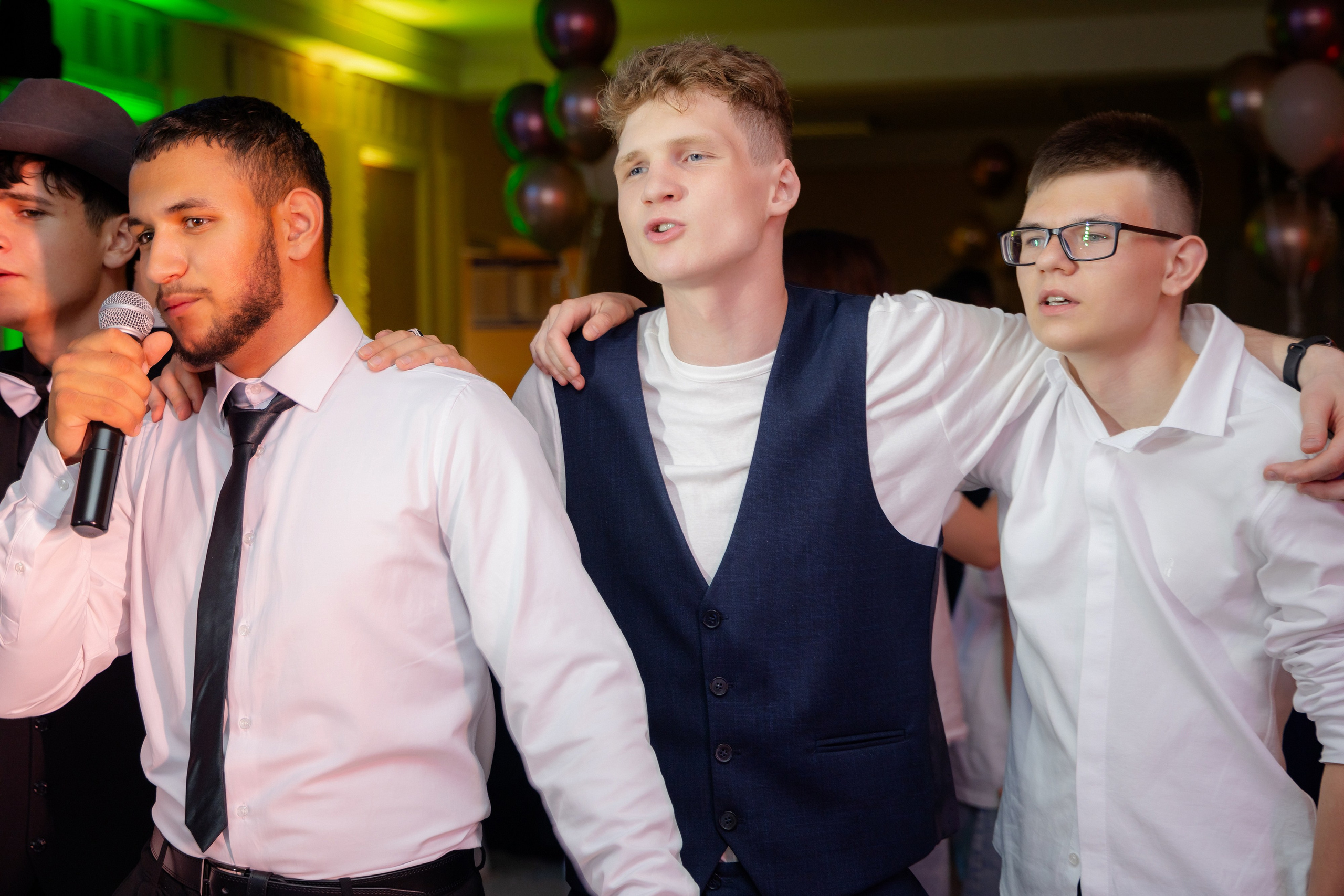 Школьный выпускной 2024 год в Соколе (Минск). Свадебный фотограф в Минске/Беларуси Сергей Спиридонов