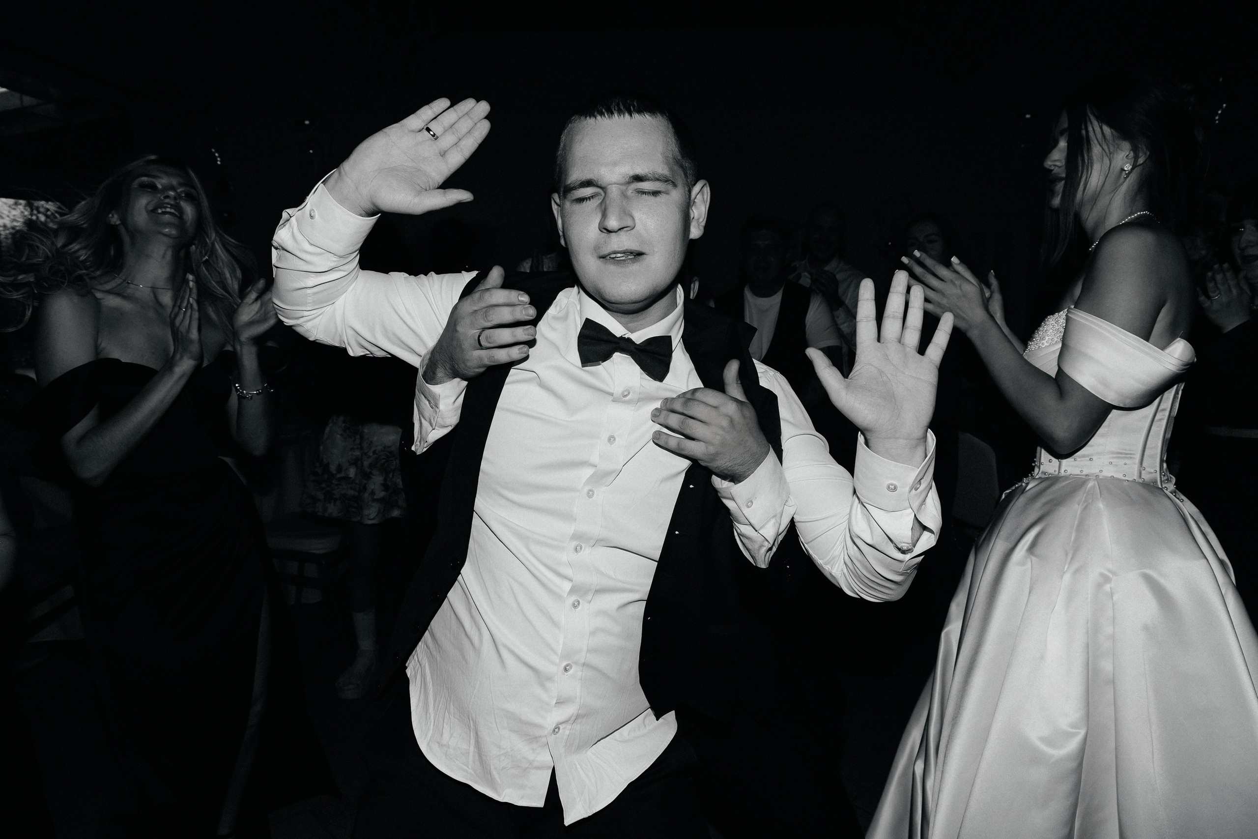 Свадебная фотосессия Анастасии и Игоря в Усадьбе Легенда. Свадебный фотограф в Минске/Беларуси Сергей Спиридонов