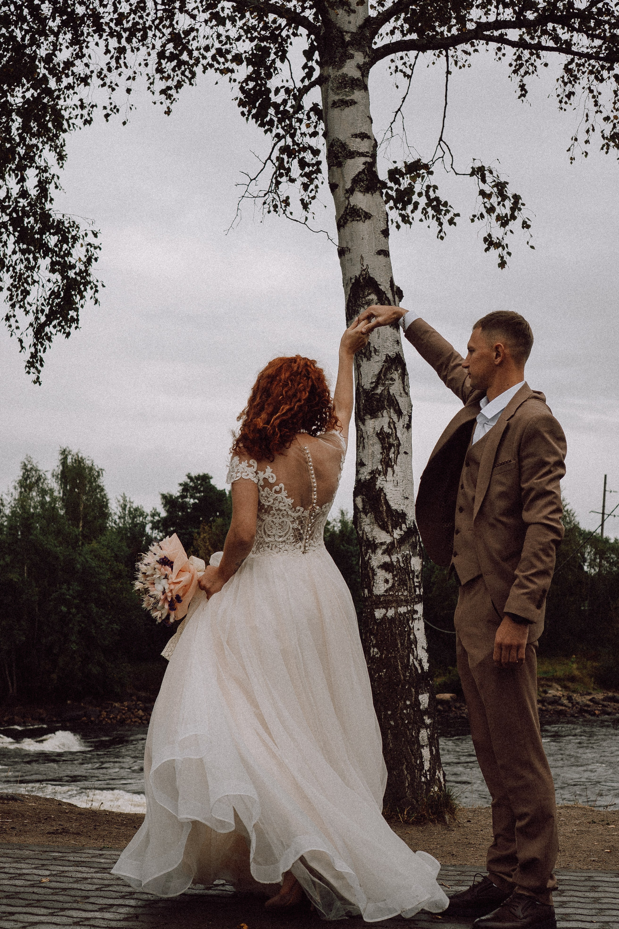 СВАДЕБНАЯ ФОТОСЕССИИЯ ПАРЫ В ГОРОДЕ ПРИОЗЕРСК В СОСНОВОМ ЛЕСУ И С ПИКАПОМ. Профессиональный фотограф, Санкт-Петербург — Виктория Богомолова