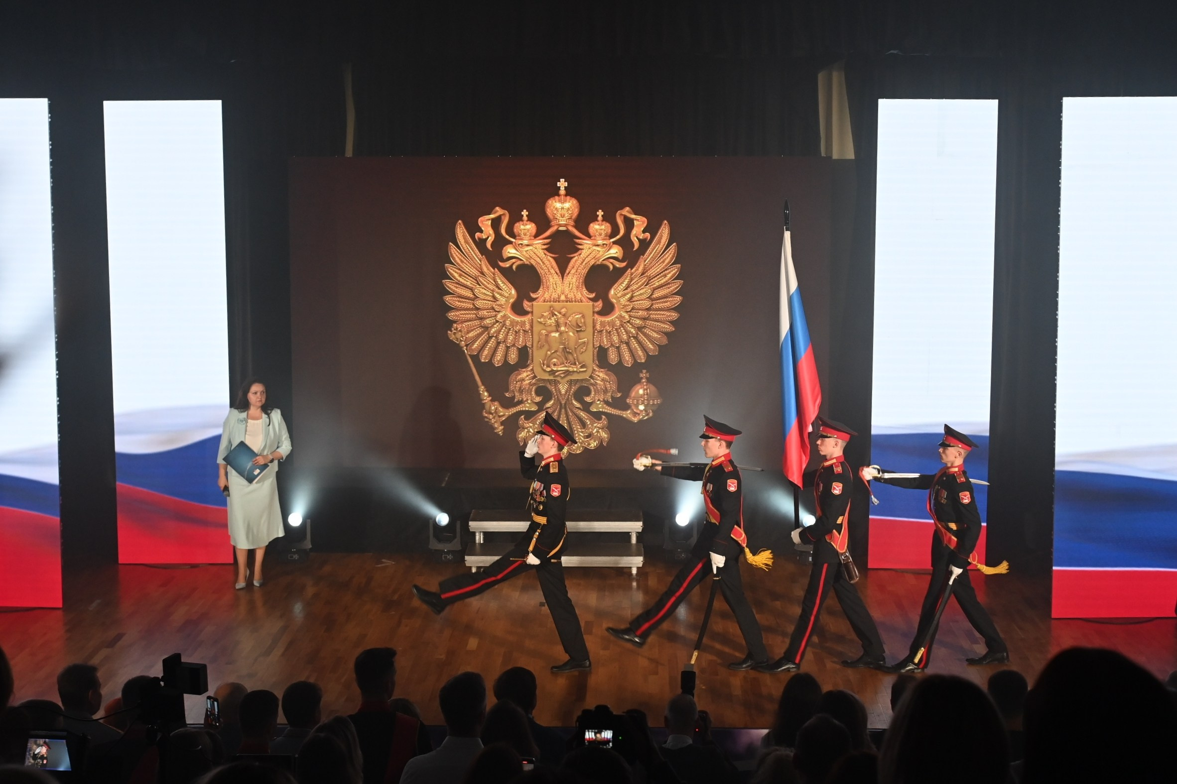 Последний Звонок в школе 1409 на Ходынке. Свадебный и семейный фотограф в Москве Ирина Гончарова