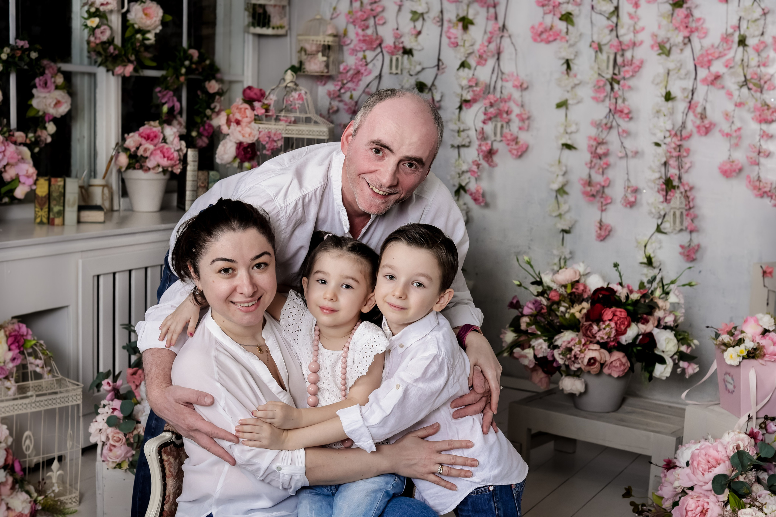 Тея и её семья. Забота и нежность девиз этой семьи. Семейный и детский фотограф Москва Елена Екимова 8926-895-38-86