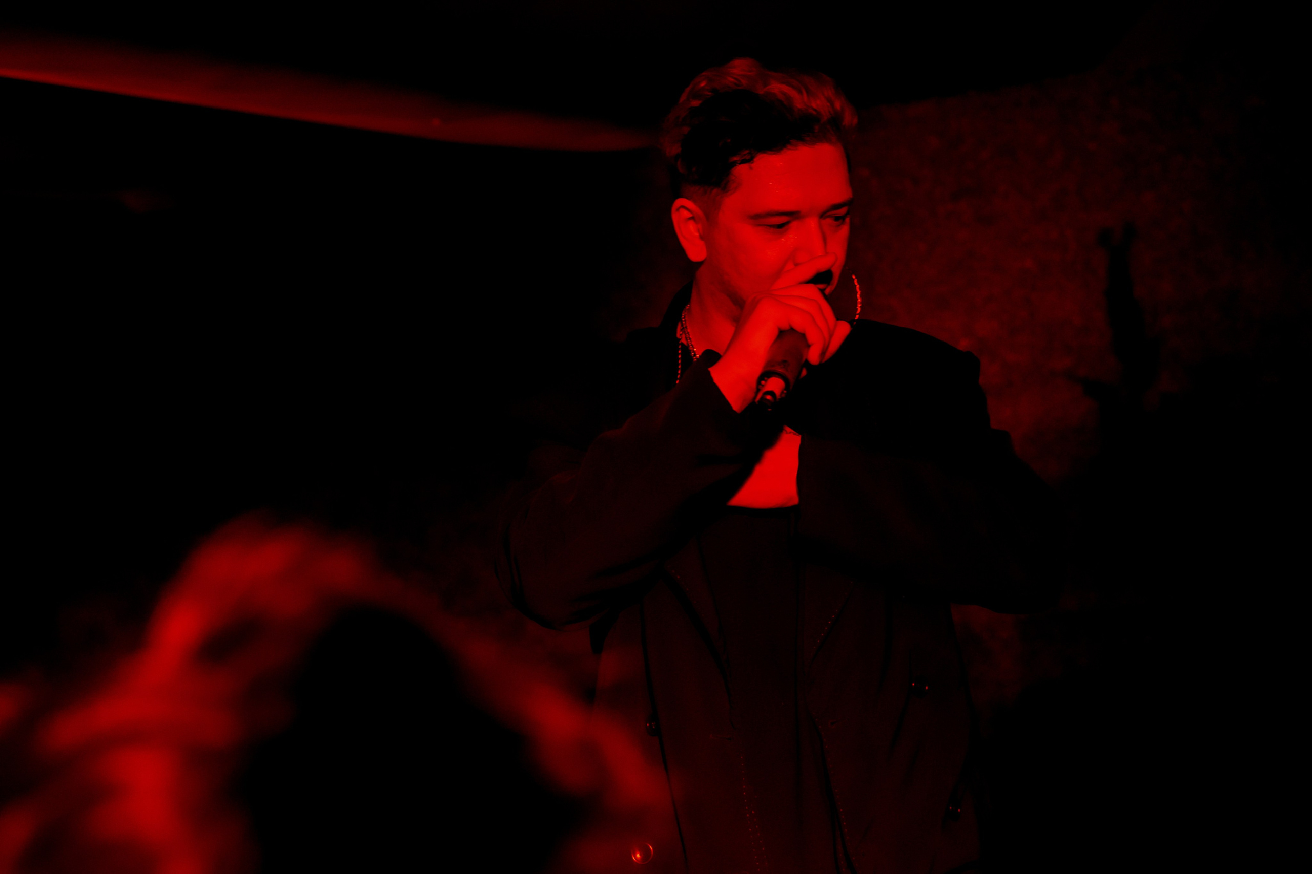 Playingtheangel. Уфа. Маленький зал, красный свет, мощный звук. Фотограф Гильмутдинов Руслан
