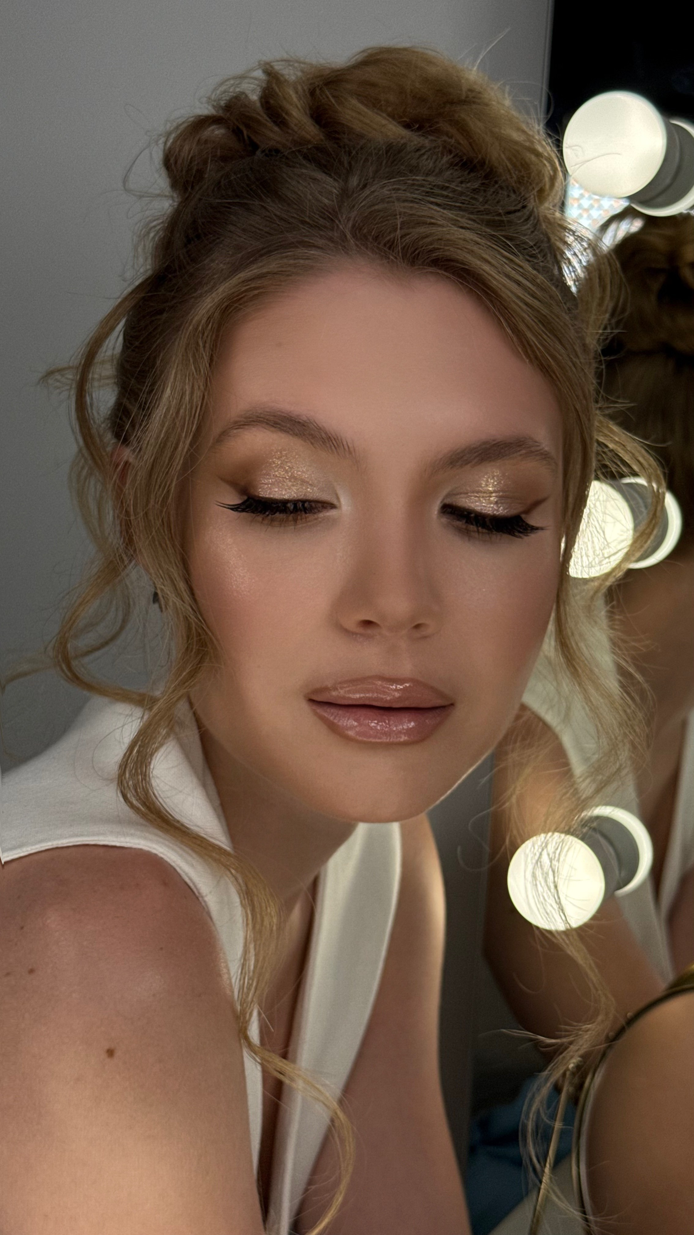 Образы. Студия визажистов, стилистов по прическам, бровистов и мастеров по ресницам