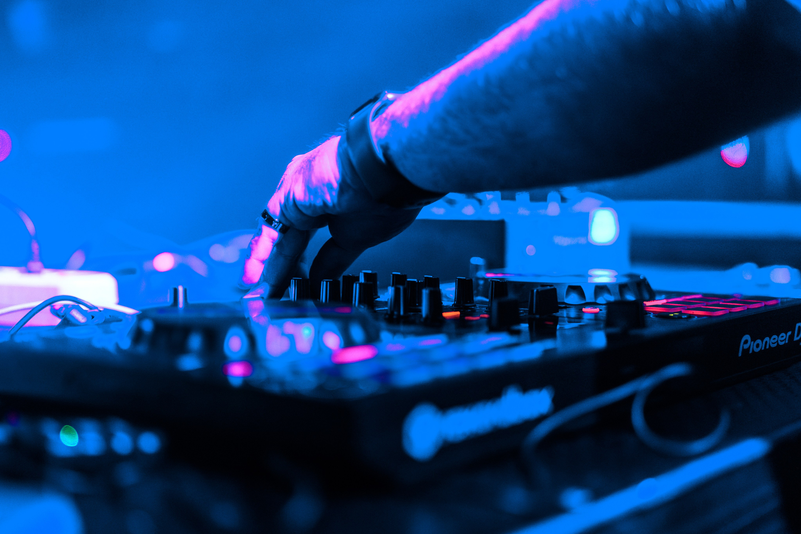 24.01.25 White party. Репортажный фотограф Екатеринбург | Яркий, качественный репортаж | Концерты, клубы, репортаж, праздники, корпоративы