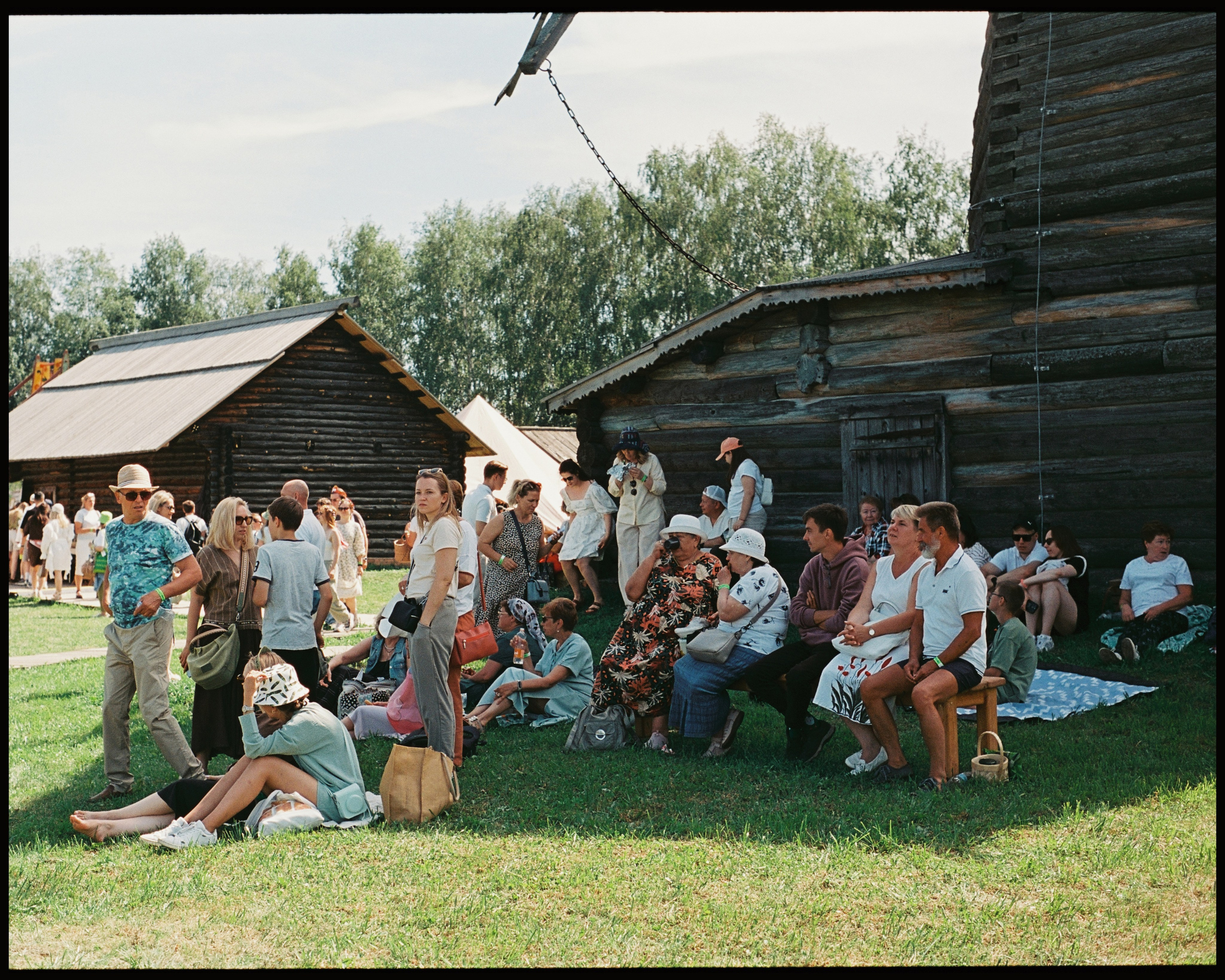 SUZDAL. ANNA — PHOTOGRAPHER