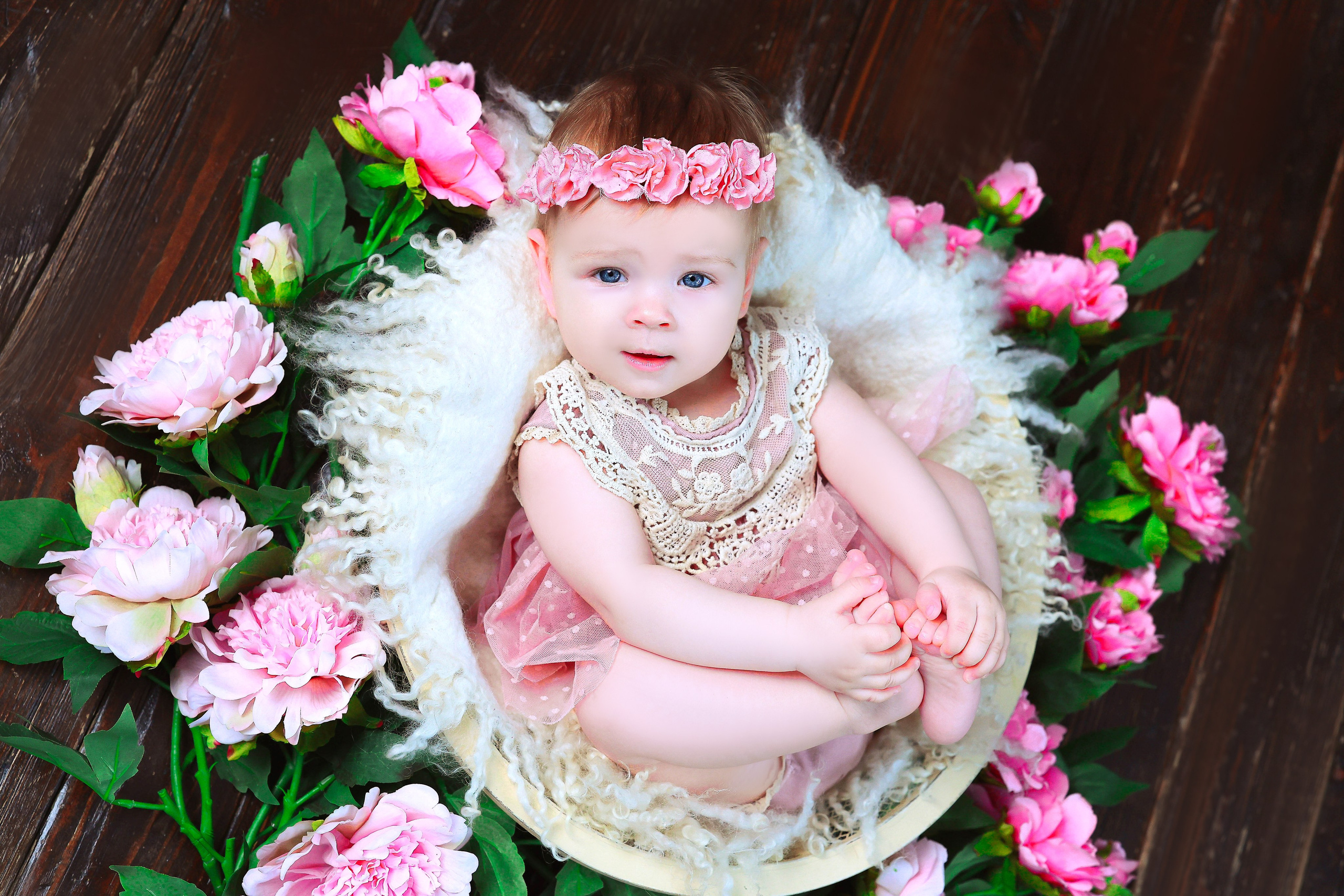 Малышки Антураж