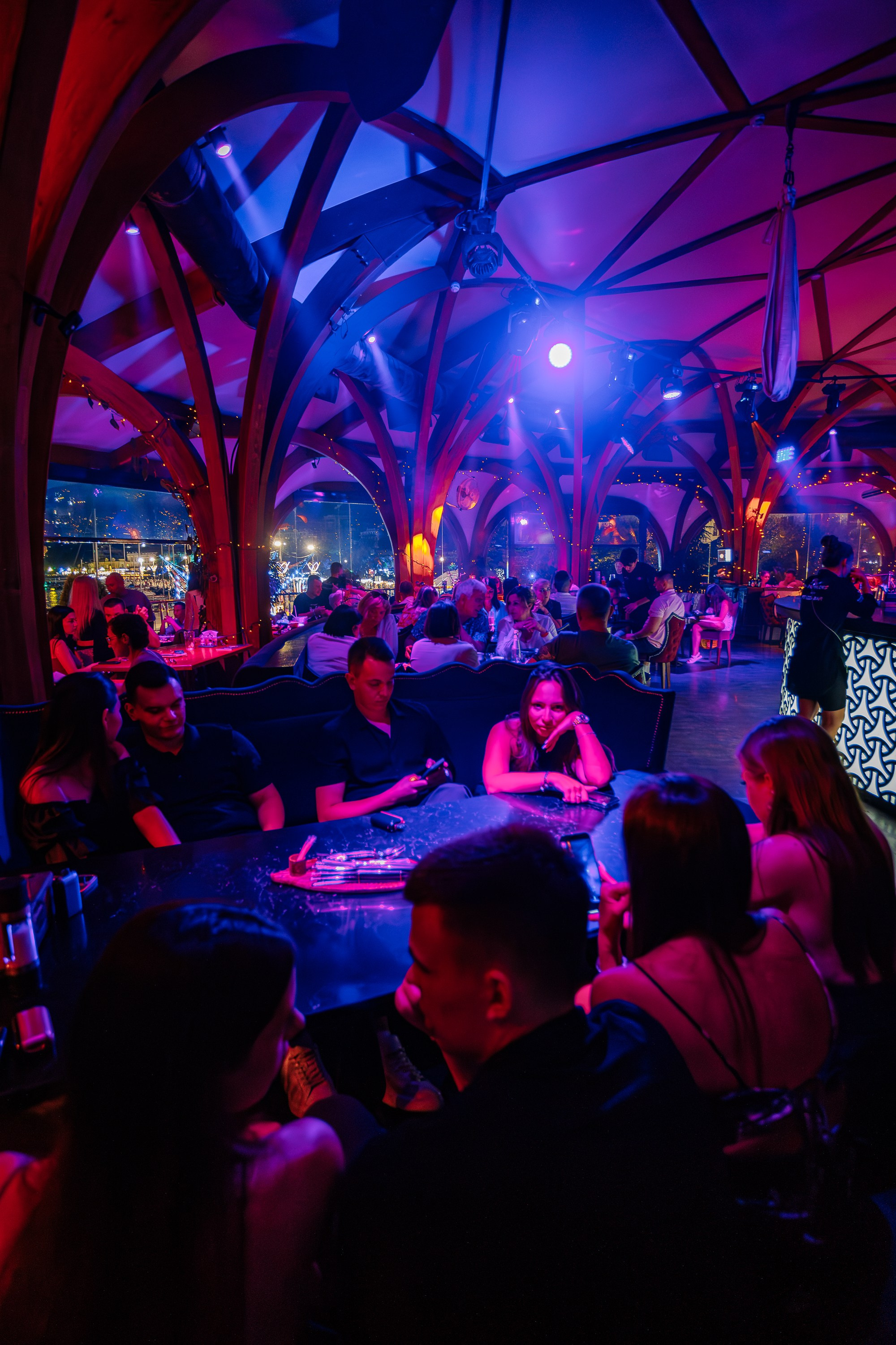 PTIZZA SHOW. Gold & Black in Ptizza Bar_Ялта_6.07.2025. Аминов Руслан | Фотограф