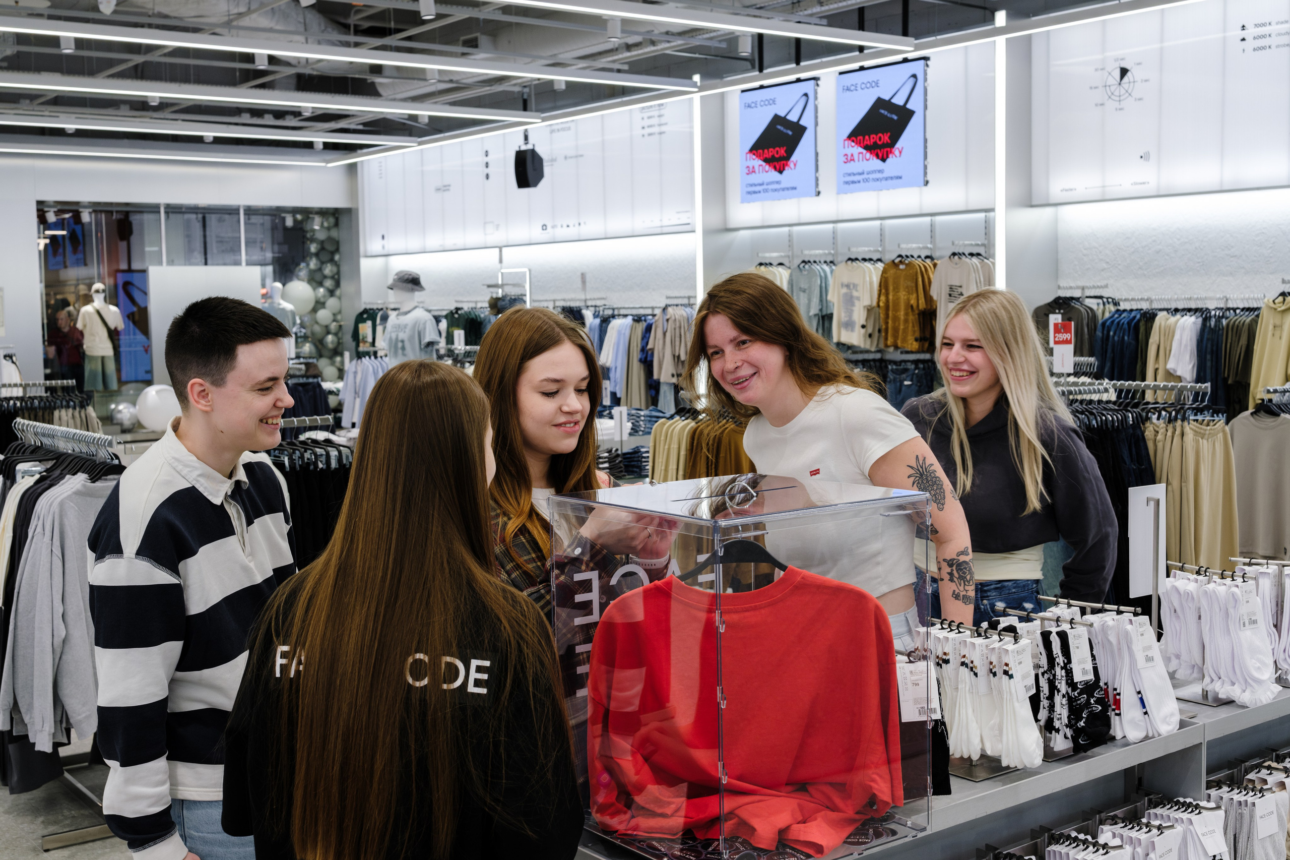 Открытие FACECODE. Репортажный и портретный фотограф в Москве Илья Спиридонов