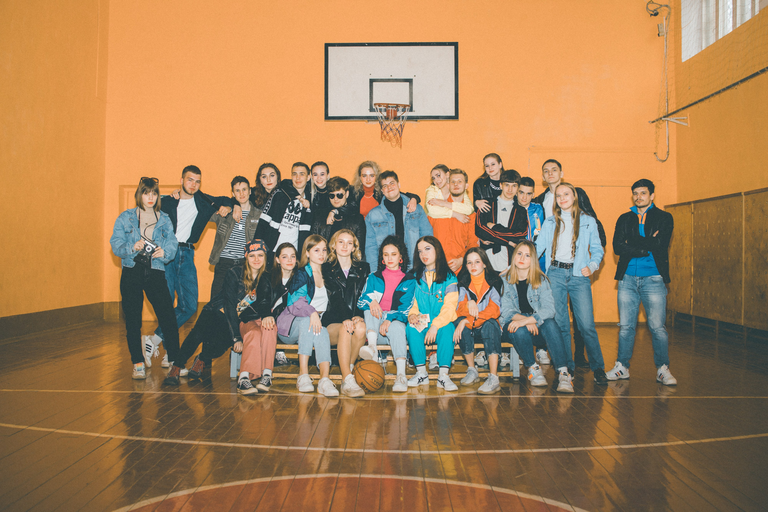 Фотосессия для выпускного альбома в стиле 90х. Москва. Выпускные альбомы в Серпухове