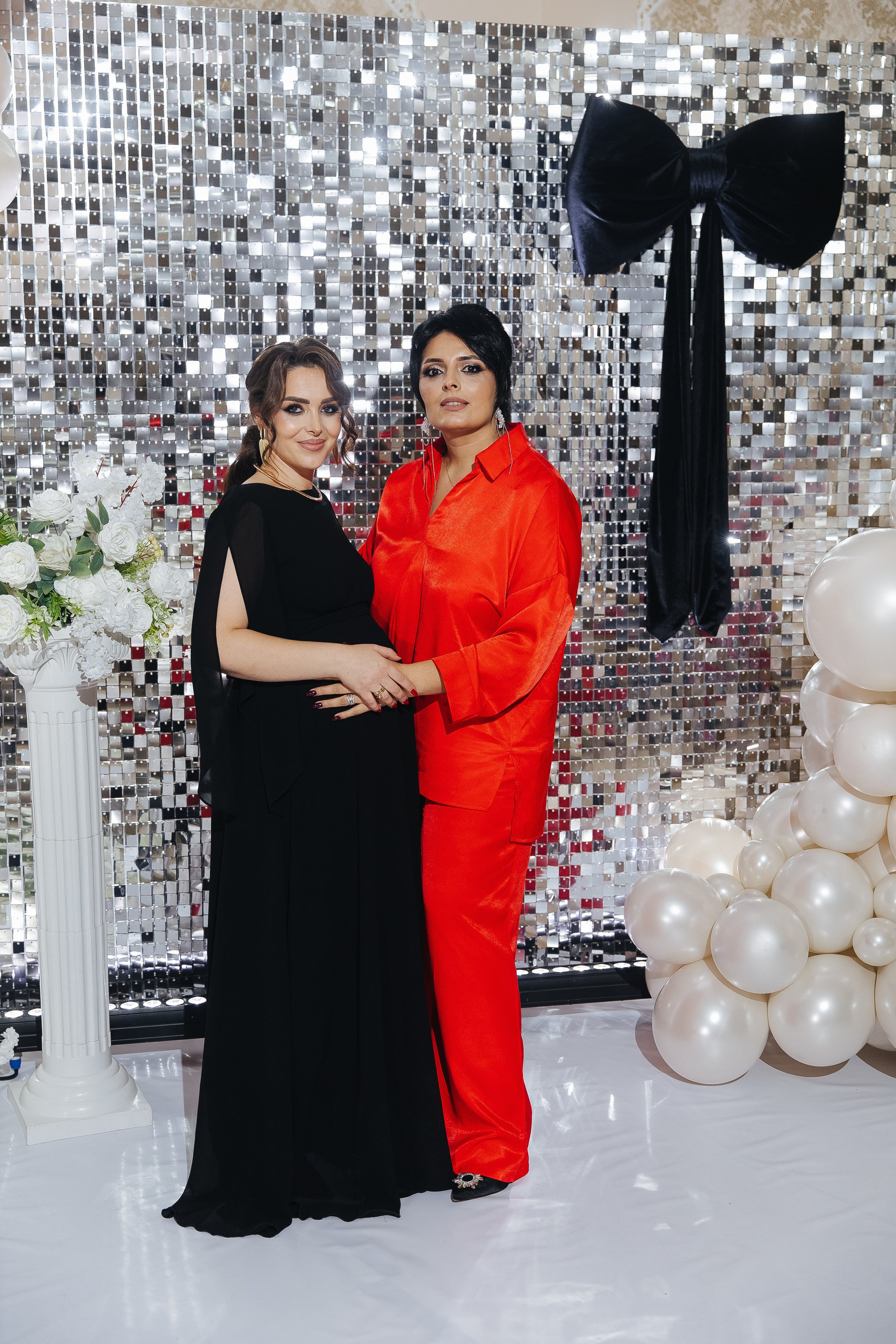 Ани и Назели. 35&5 День рождения, «Янтарь». Фотограф в Красноярске Надежда Воскресенская