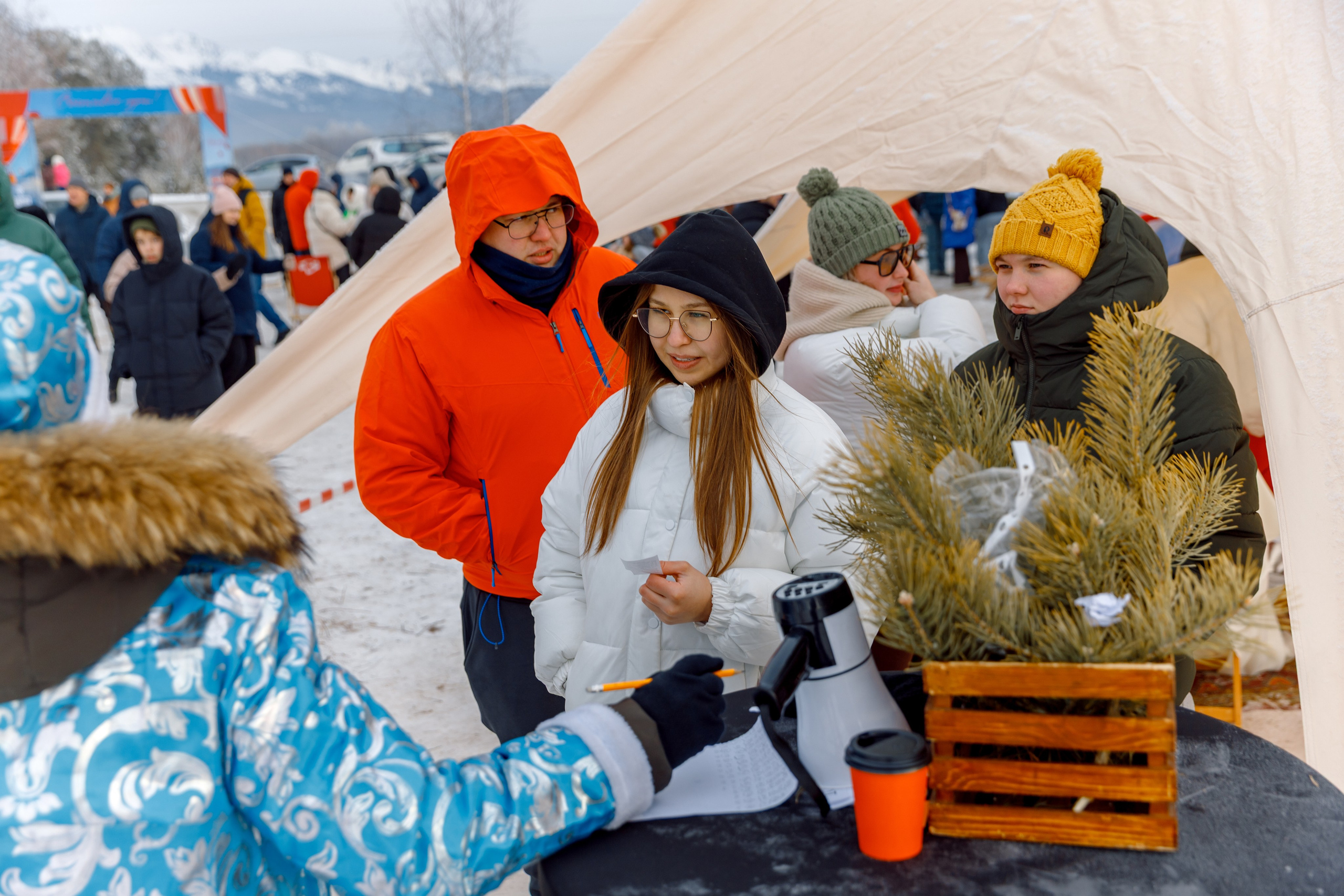 ЯБЛОКИ НА СНЕГУ. Свадебный фотограф Иркутск, репортажный фотограф Иркутск