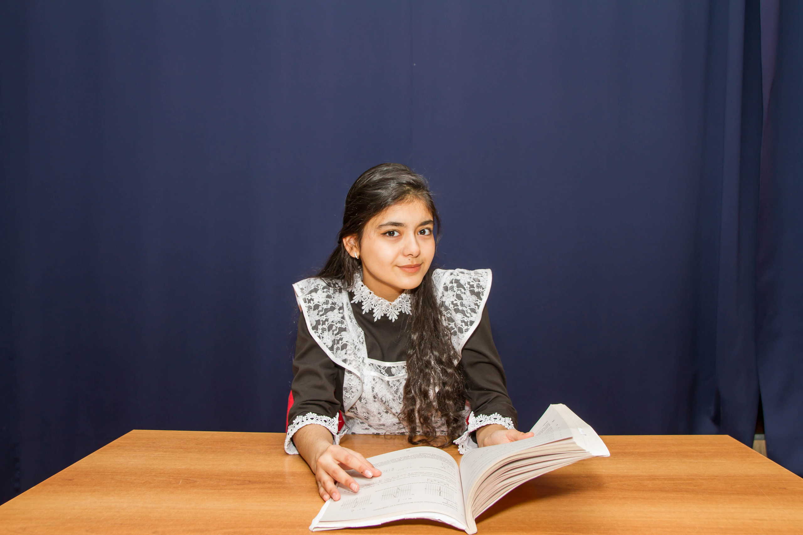 Пример фото в школе. Выпускные альбомы на заказ Нягань (фотокнигиназаказнягань)