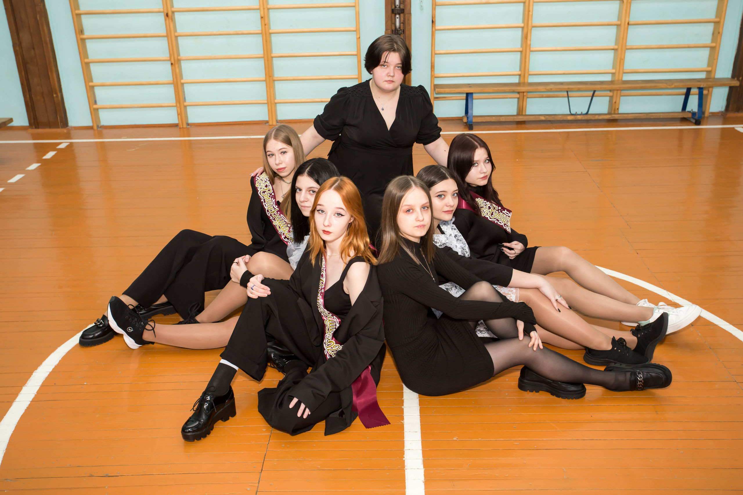 Пример фото в школе. Выпускные альбомы на заказ Нягань (фотокнигиназаказнягань)