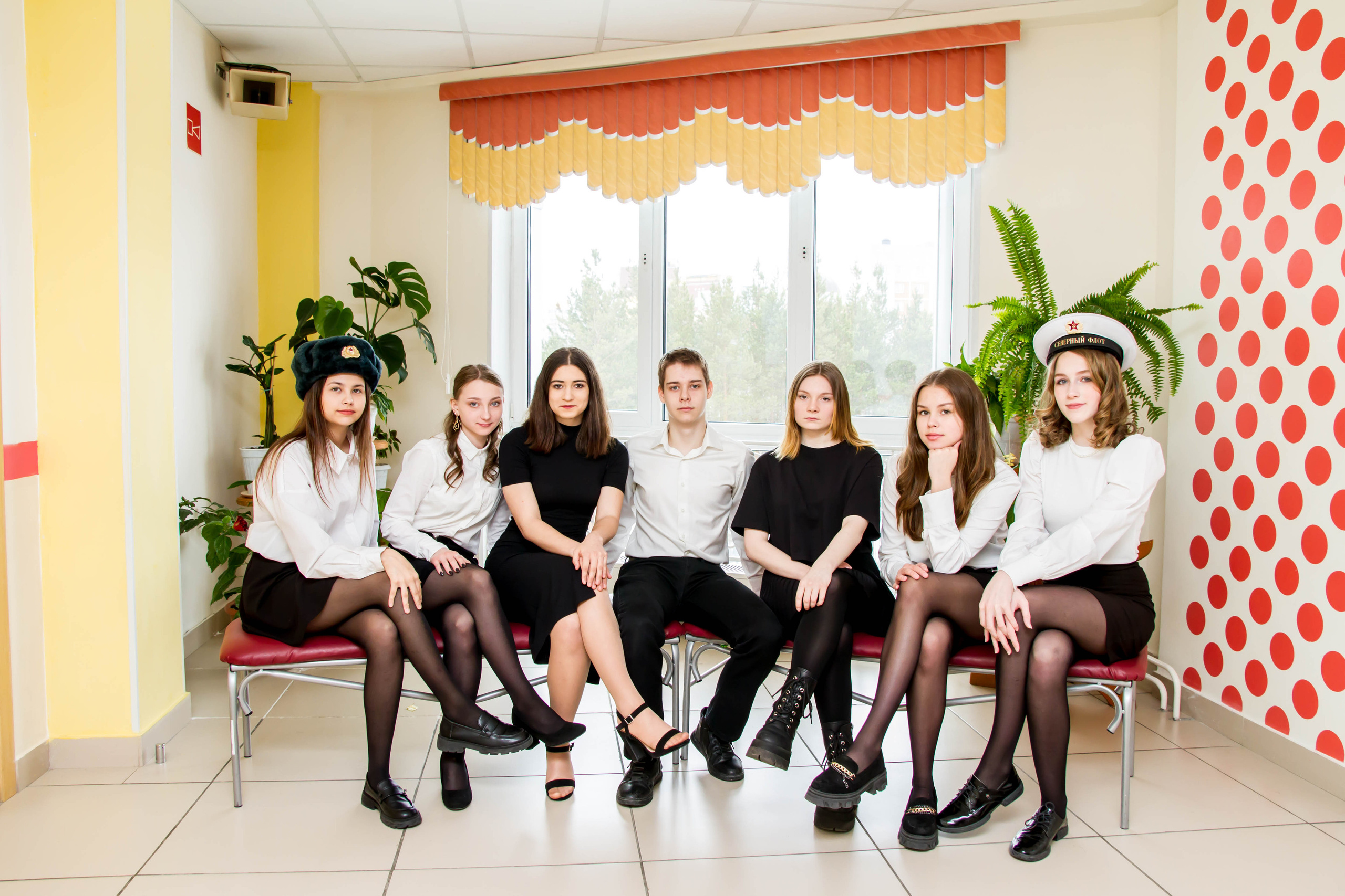 Пример фото в школе. Выпускные альбомы на заказ Нягань (фотокнигиназаказнягань)