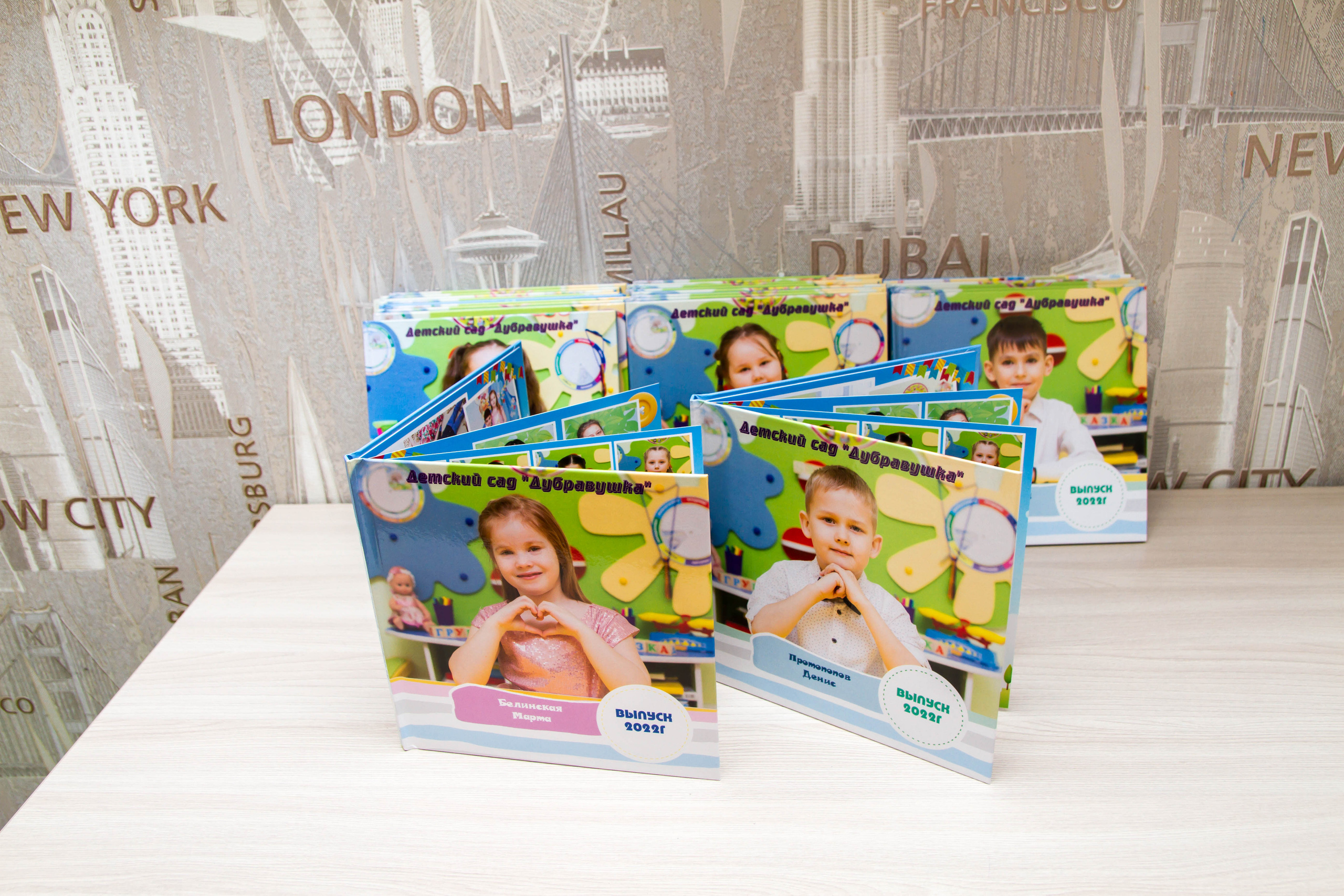 Выпускной альбом детский сад. Выпускные альбомы на заказ Нягань (фотокнигиназаказнягань)