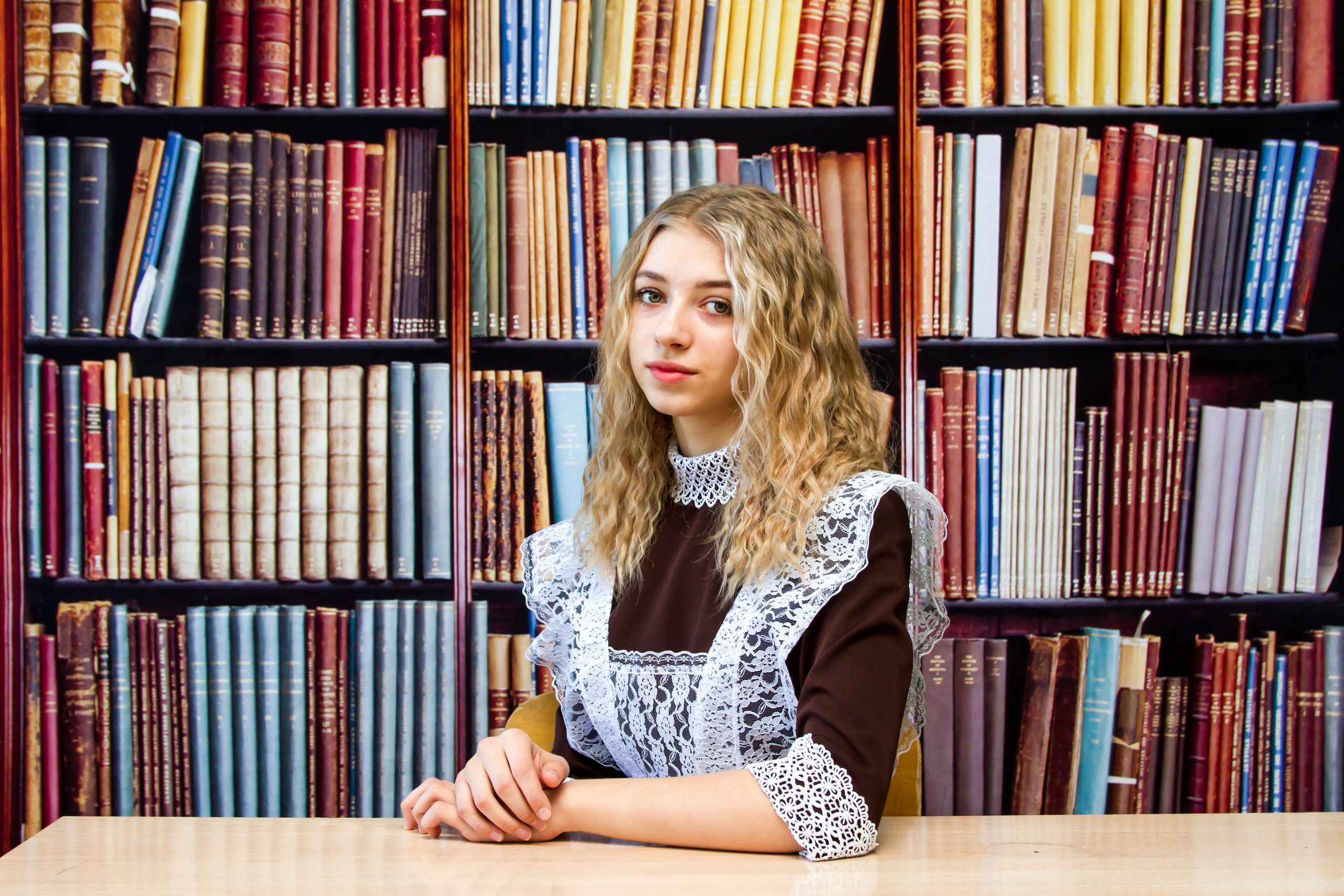 Пример фото в школе. Выпускные альбомы на заказ Нягань (фотокнигиназаказнягань)