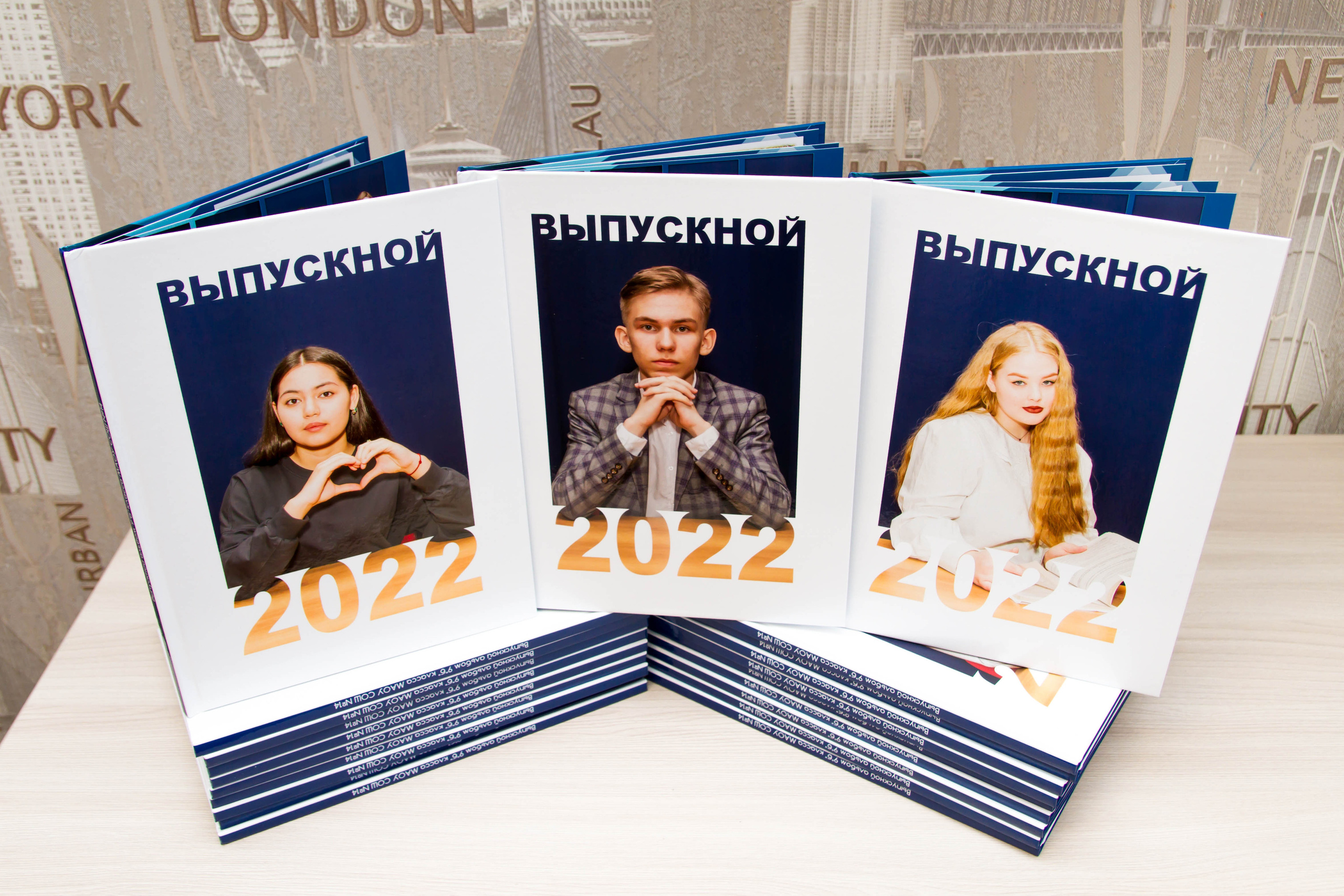 Выпускные альбомы старших классов. Выпускные альбомы на заказ Нягань (фотокнигиназаказнягань)