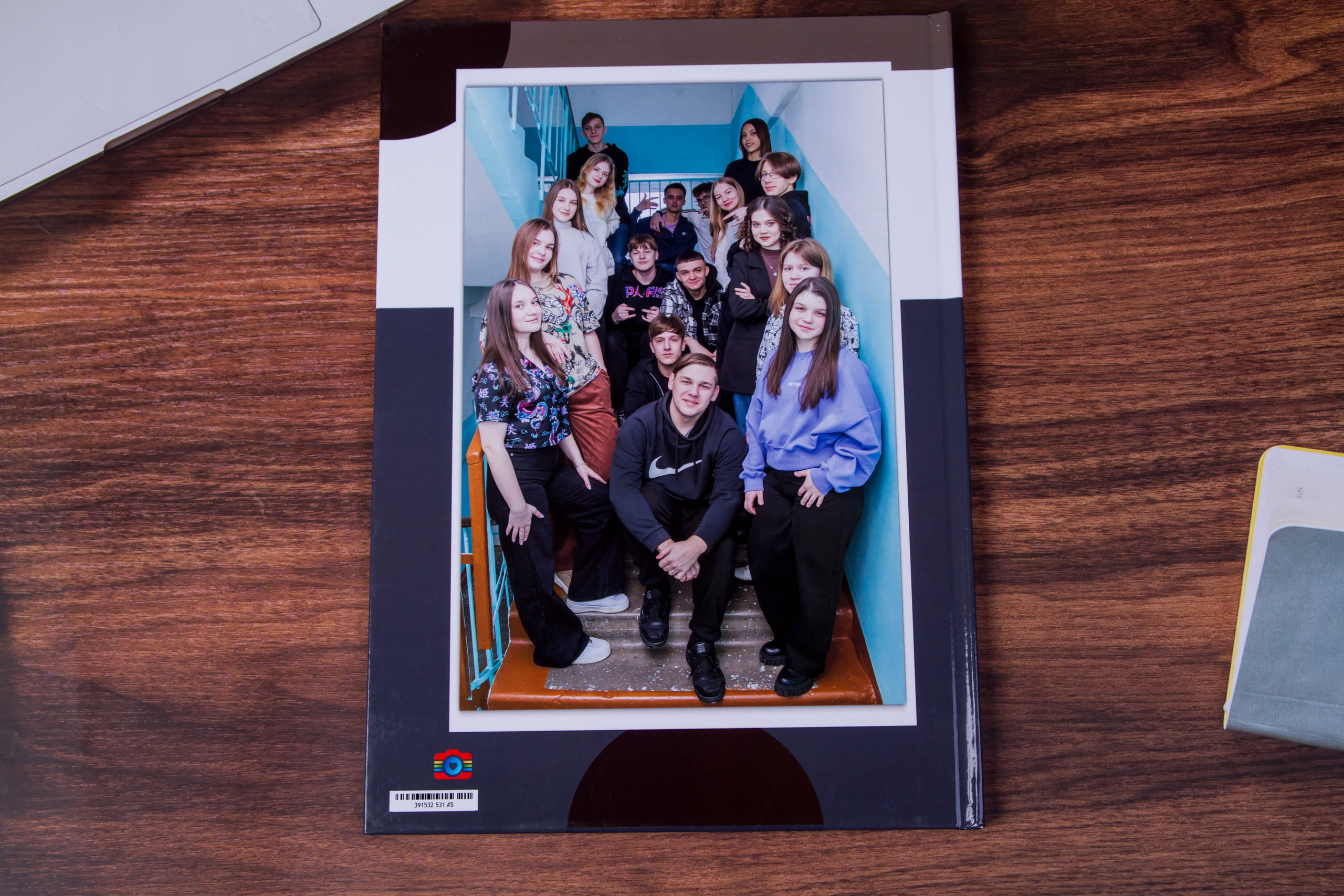 Выпускные альбомы 9-11 класс. Выпускные альбомы на заказ Нягань (фотокнигиназаказнягань)