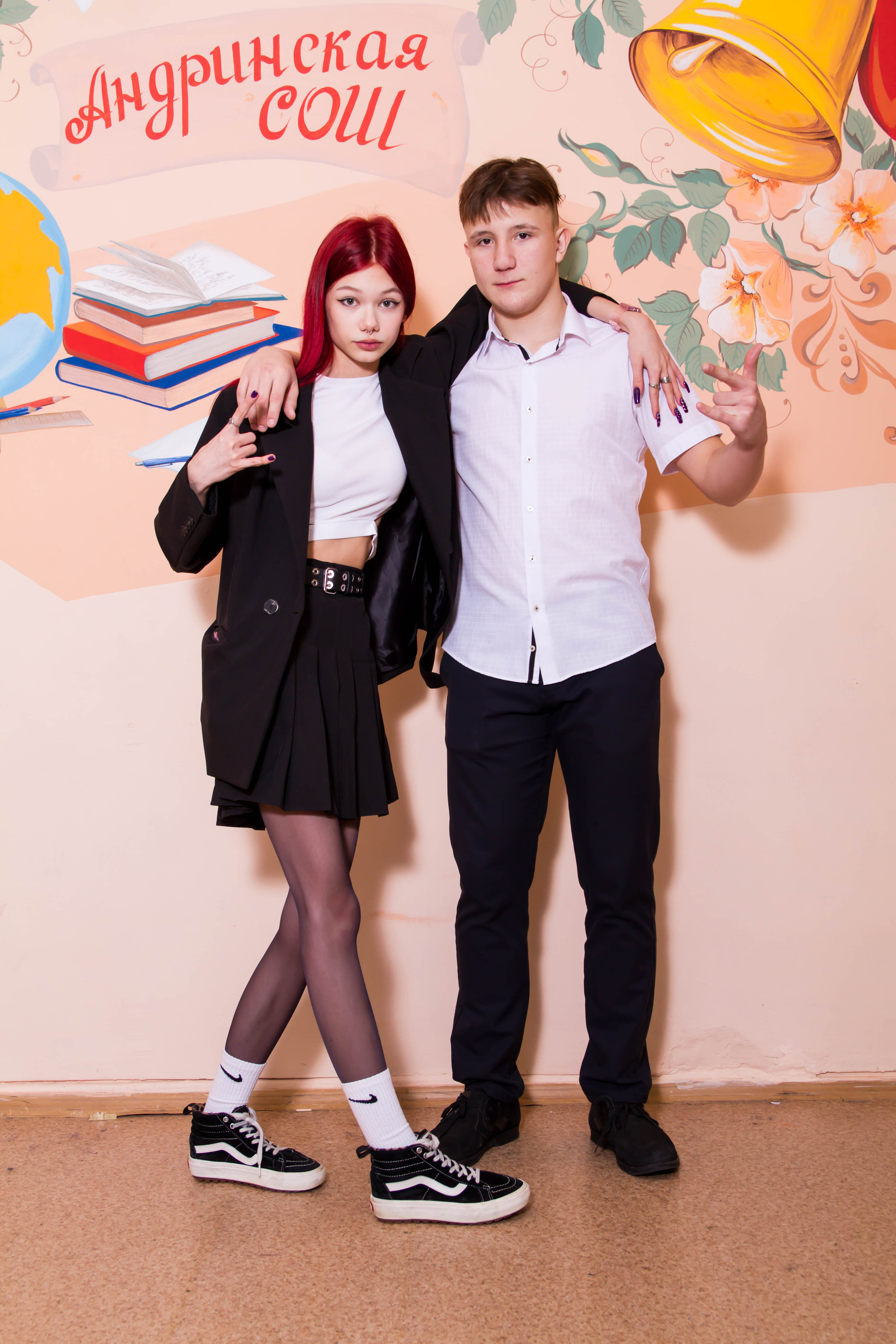 Пример фото в школе. Выпускные альбомы на заказ Нягань (фотокнигиназаказнягань)