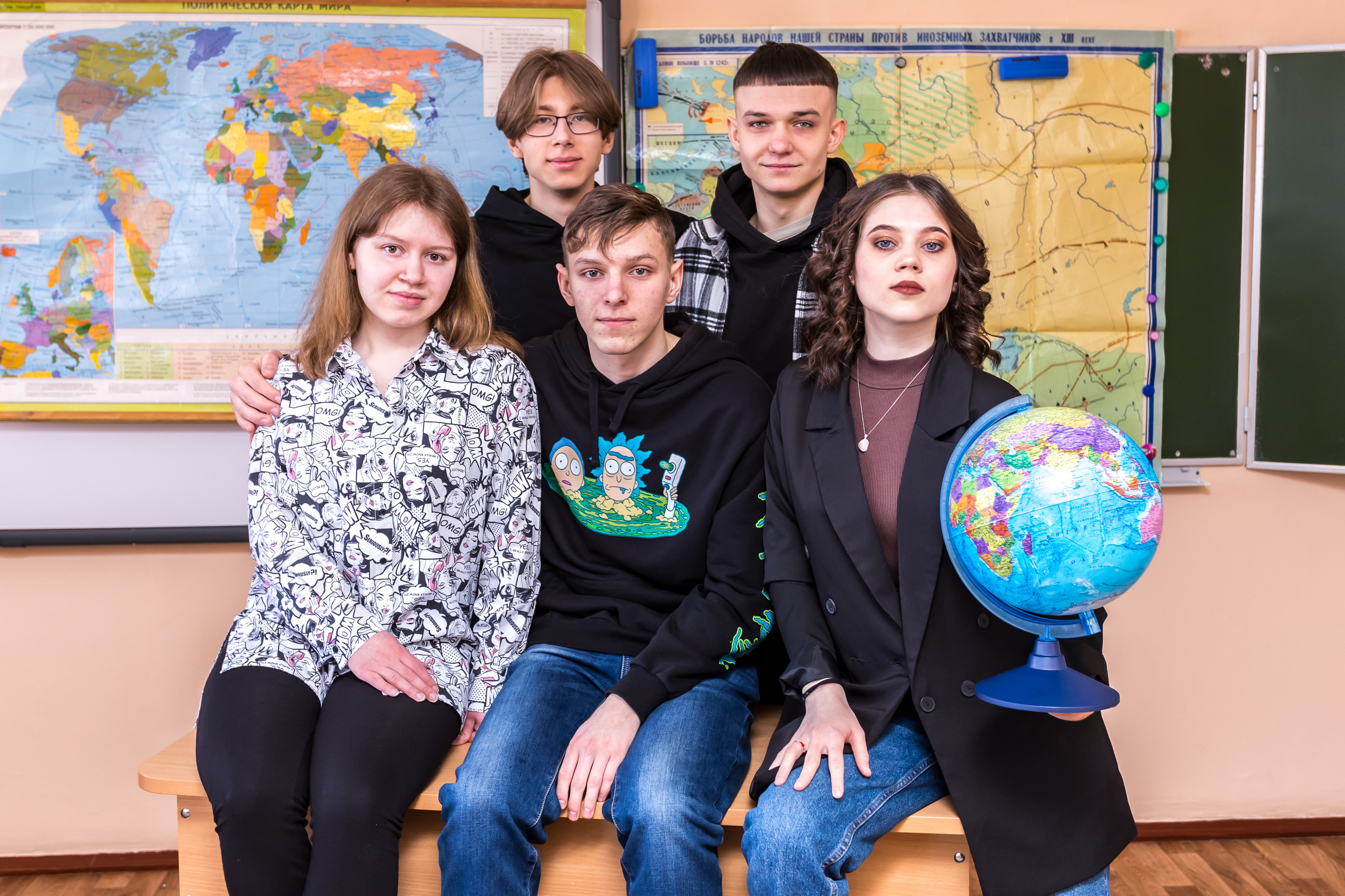 Пример фото в школе. Выпускные альбомы на заказ Нягань (фотокнигиназаказнягань)