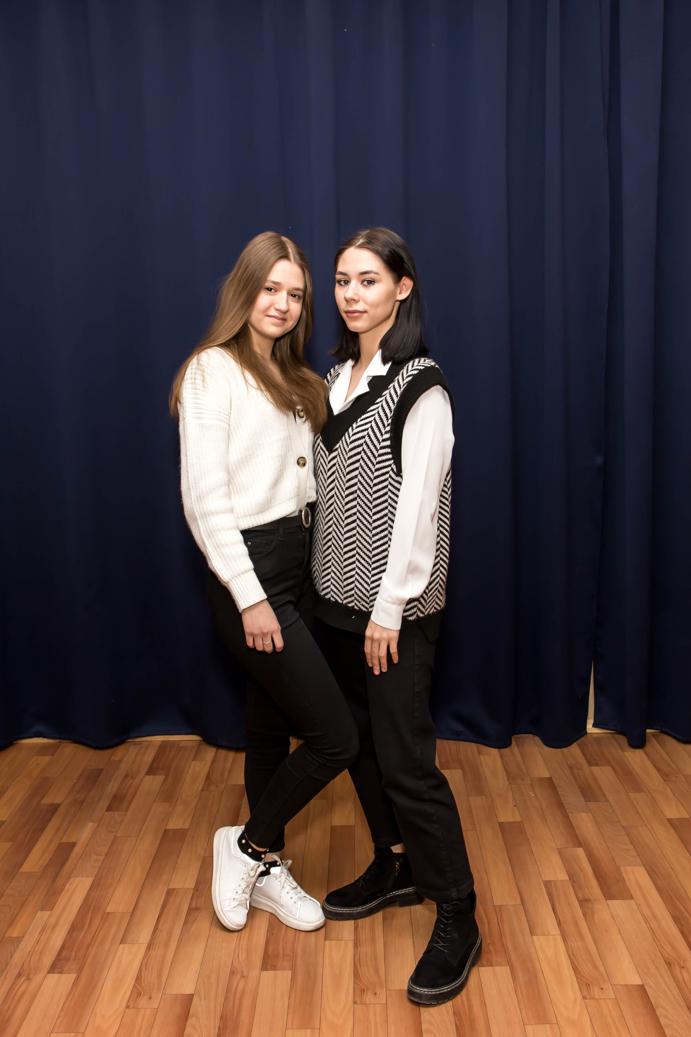 Пример фото в школе. Выпускные альбомы на заказ Нягань (фотокнигиназаказнягань)