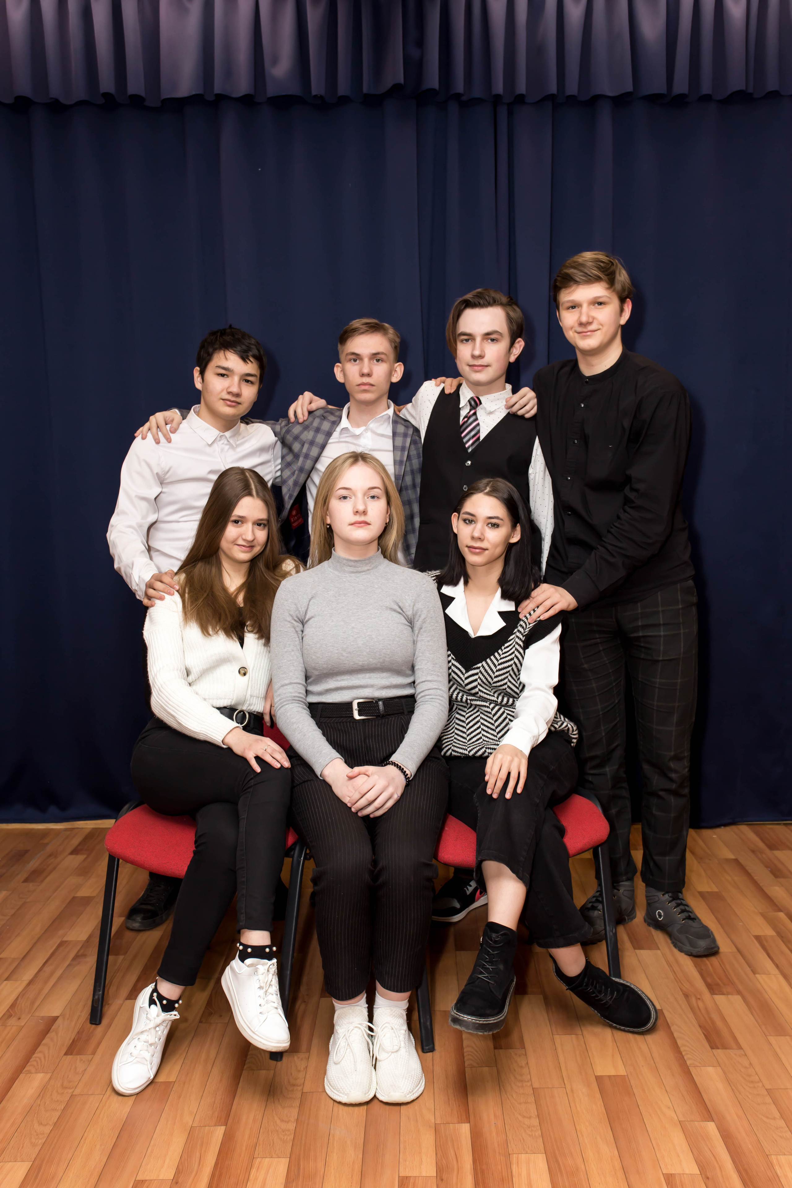 Пример фото в школе. Выпускные альбомы на заказ Нягань (фотокнигиназаказнягань)