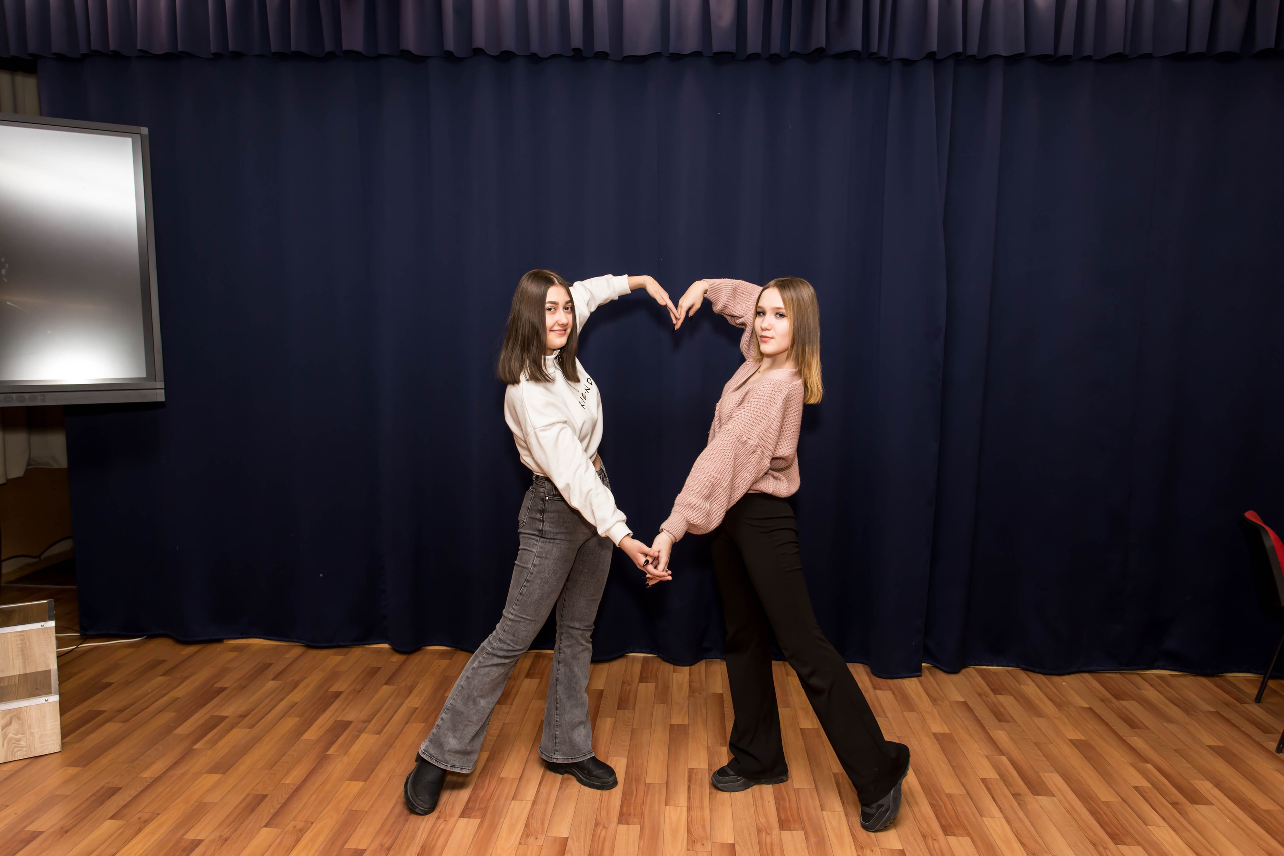 Пример фото в школе. Выпускные альбомы на заказ Нягань (фотокнигиназаказнягань)