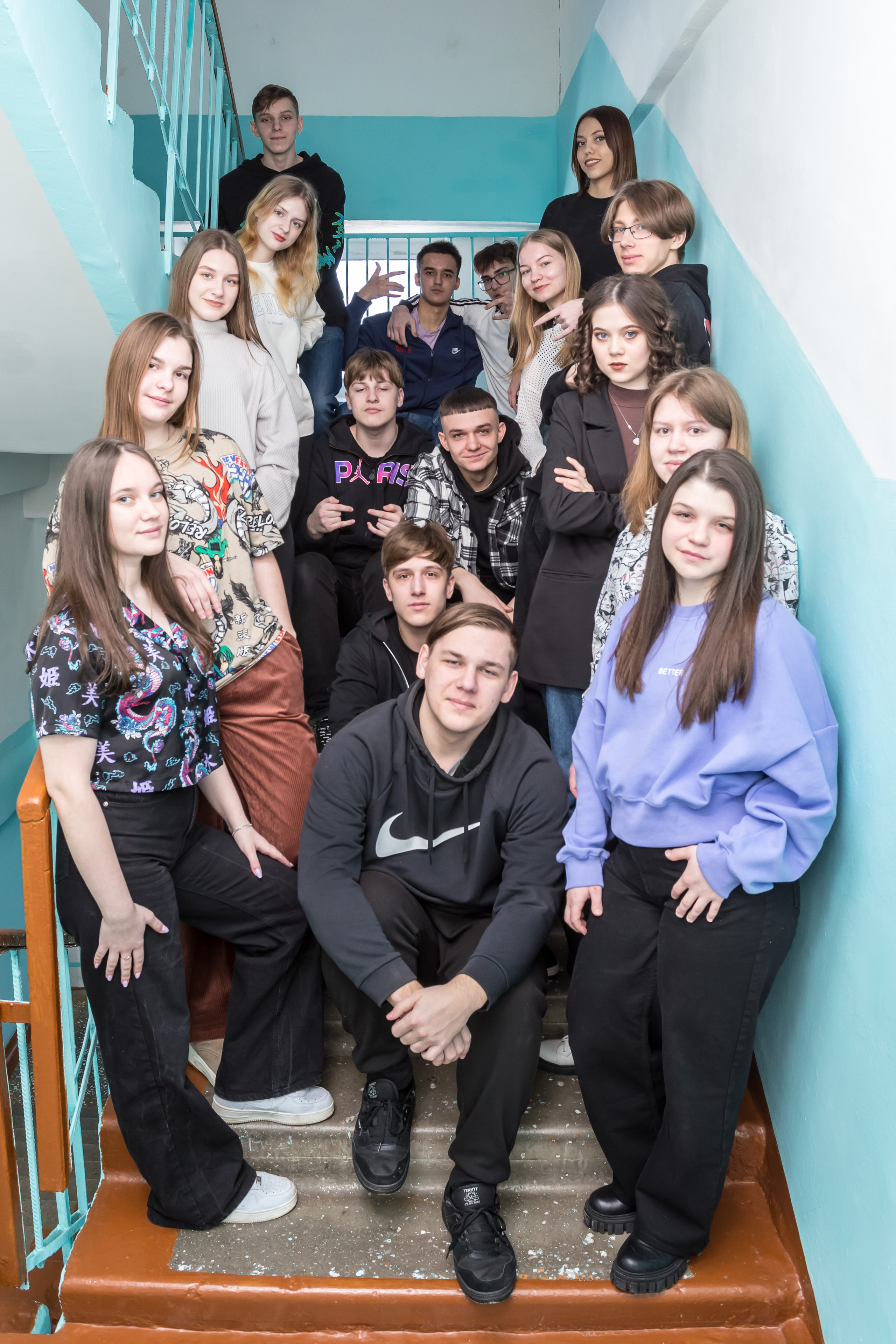 Пример фото в школе. Выпускные альбомы на заказ Нягань (фотокнигиназаказнягань)