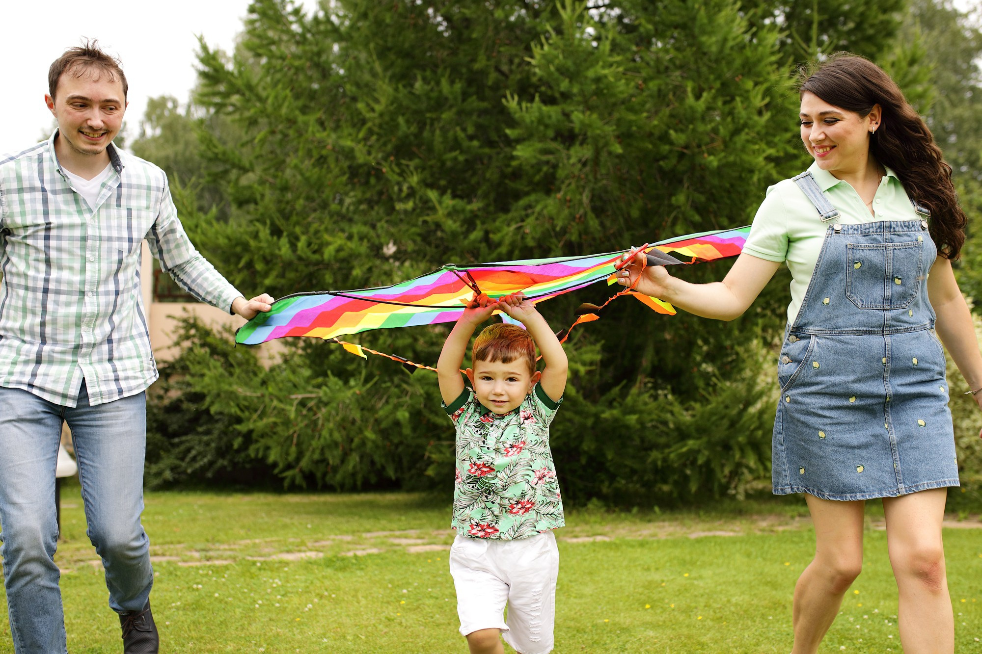Семейные фотосессии на улице. Свадебный и семейный фотограф и видеограф в Екатеринбурге Полянские Тимур и Анастасия