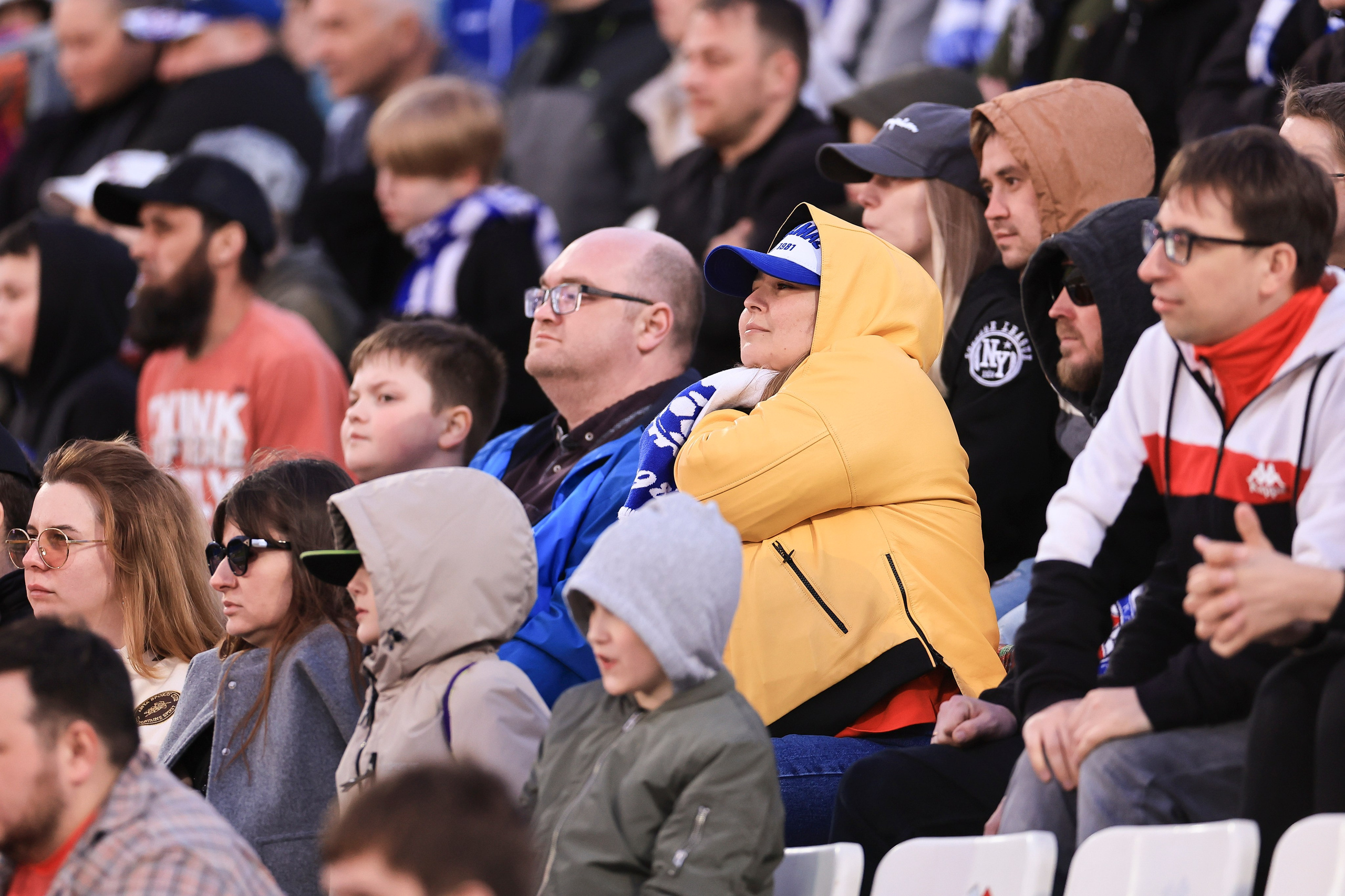 ФК Камаз — ФК Акрон. Спортивный репортажный фотограф Казань Нафис Сиразетдинов