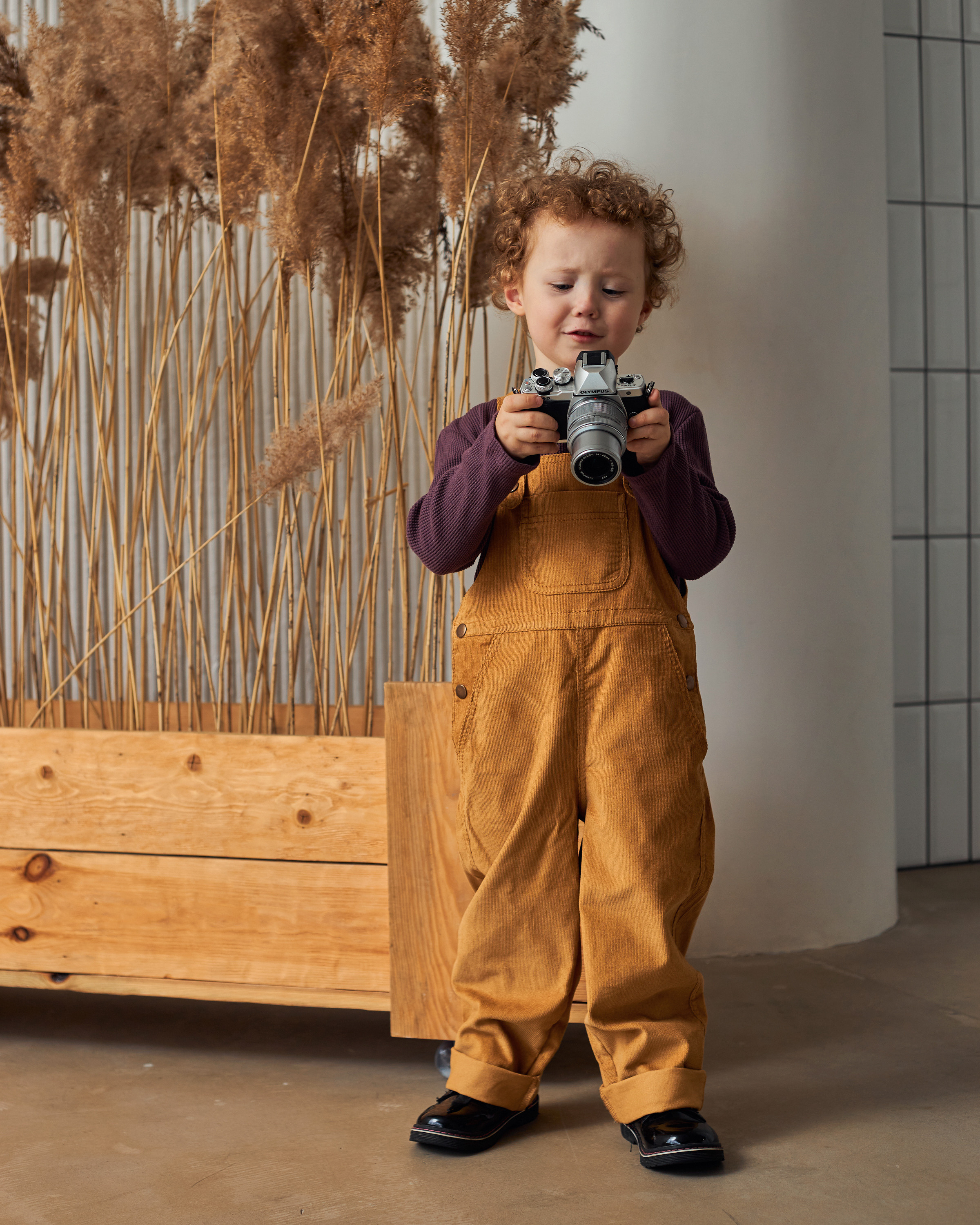 Фотосъемка Bubusya autumn Екатеринбург Wildberries ВБ Ozon Озон фотосессия детей Екб заказать цена фотосъемка товара WB верхняя одежда. Фотограф Екатеринбург Анастасия Жерновская | Маркетплейсы и нейрофото