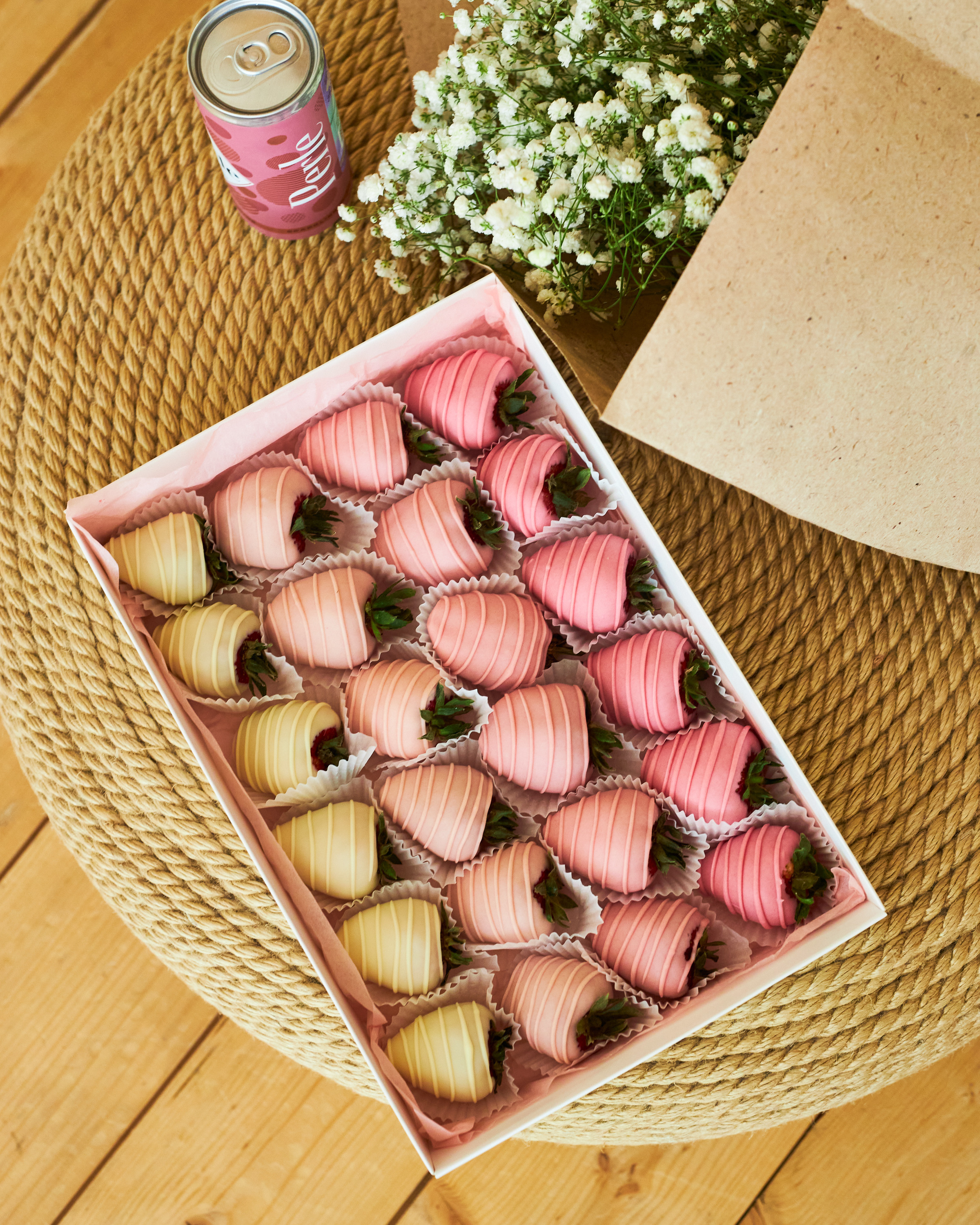 Фотосъемка еды Екатеринбург клубника в шоколаде десерты подарки фуд фотограф Екб предметная съемка товаров заказать цена контент WB. Фотограф Екатеринбург Анастасия Жерновская | Маркетплейсы и нейрофото