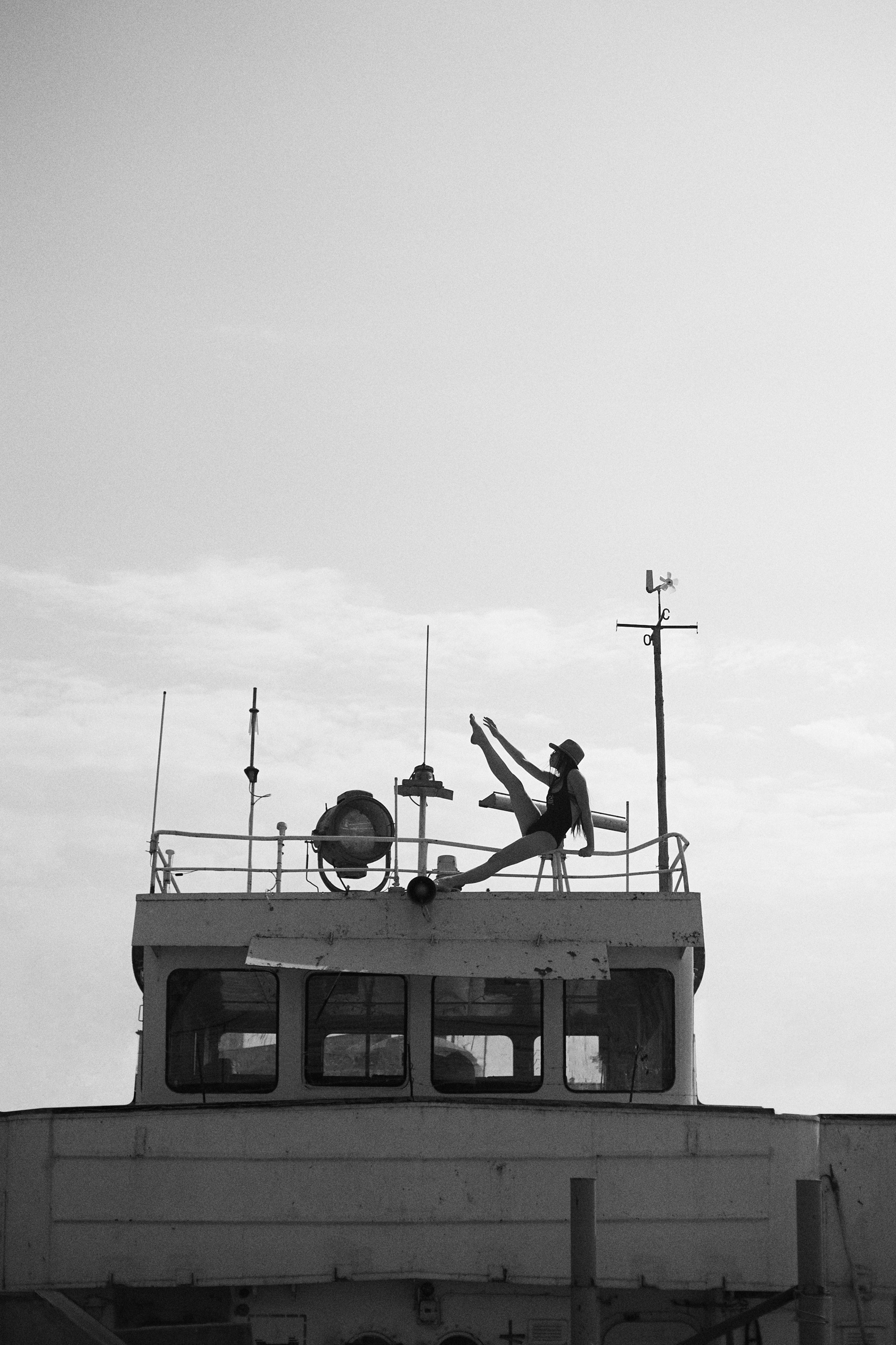 Кораблик. Фотограф Екатеринбург Анастасия Жерновская | Маркетплейсы и нейрофото