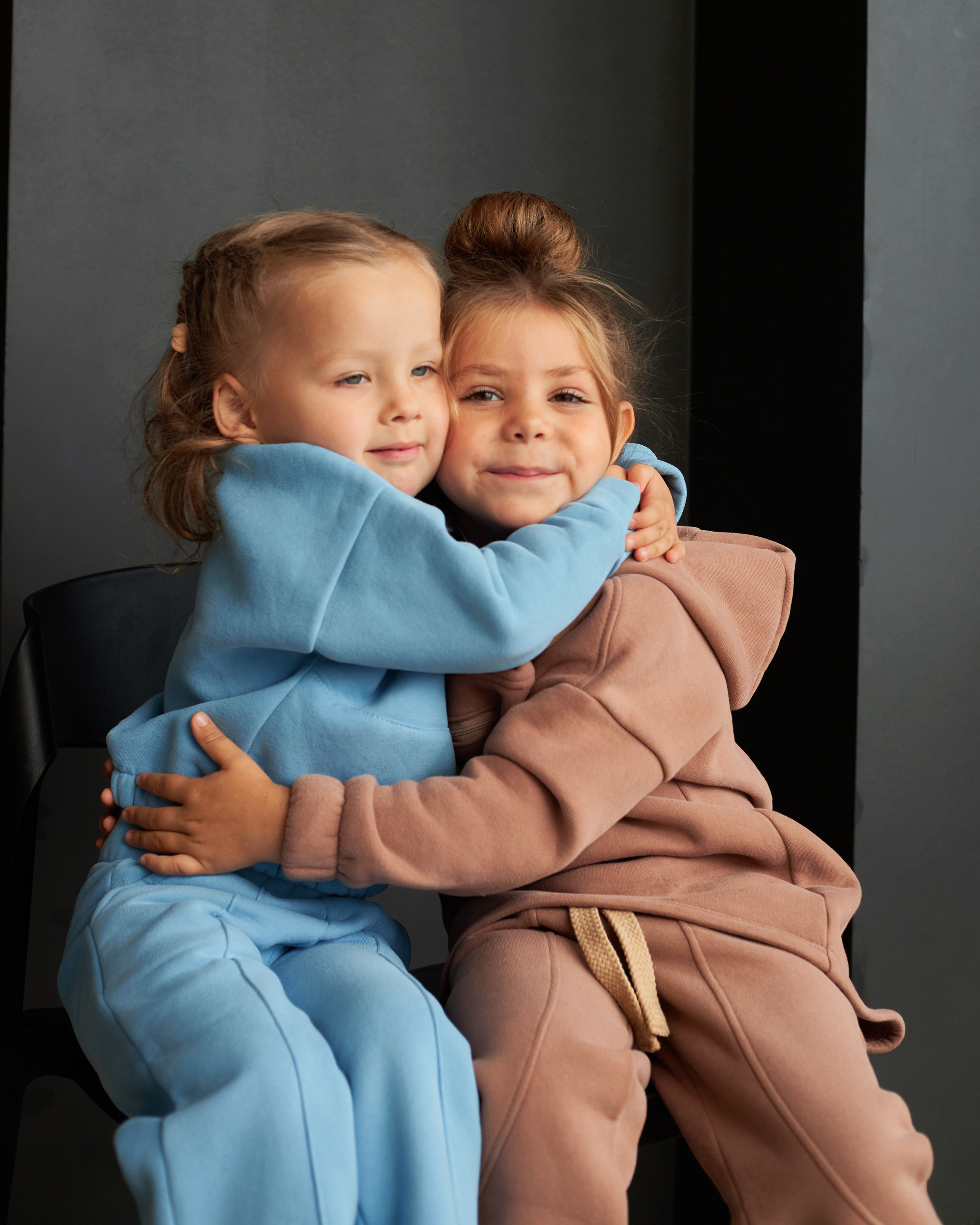 Фотосъемка Bubusya autumn Екатеринбург Wildberries ВБ Ozon Озон фотосессия детей Екб заказать цена фотосъемка товара WB верхняя одежда. Фотограф Екатеринбург Анастасия Жерновская | Маркетплейсы и нейрофото