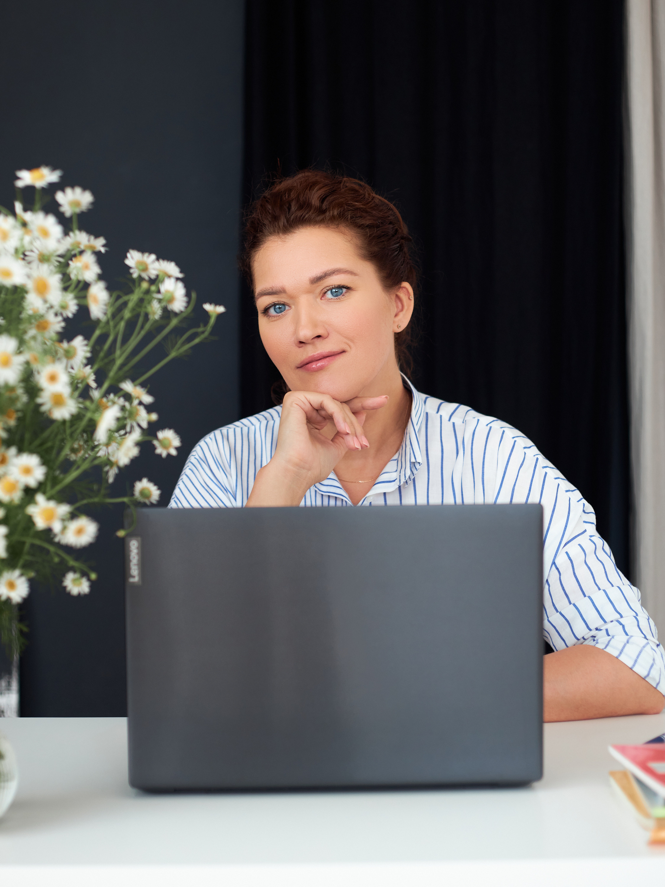 Фотограф для экспертов Екатеринбург контентная съемка преподавателя психолога коуча личный бренд Екб бизнес портрет визуал заказать. Фотограф Екатеринбург Анастасия Жерновская | Маркетплейсы и нейрофото