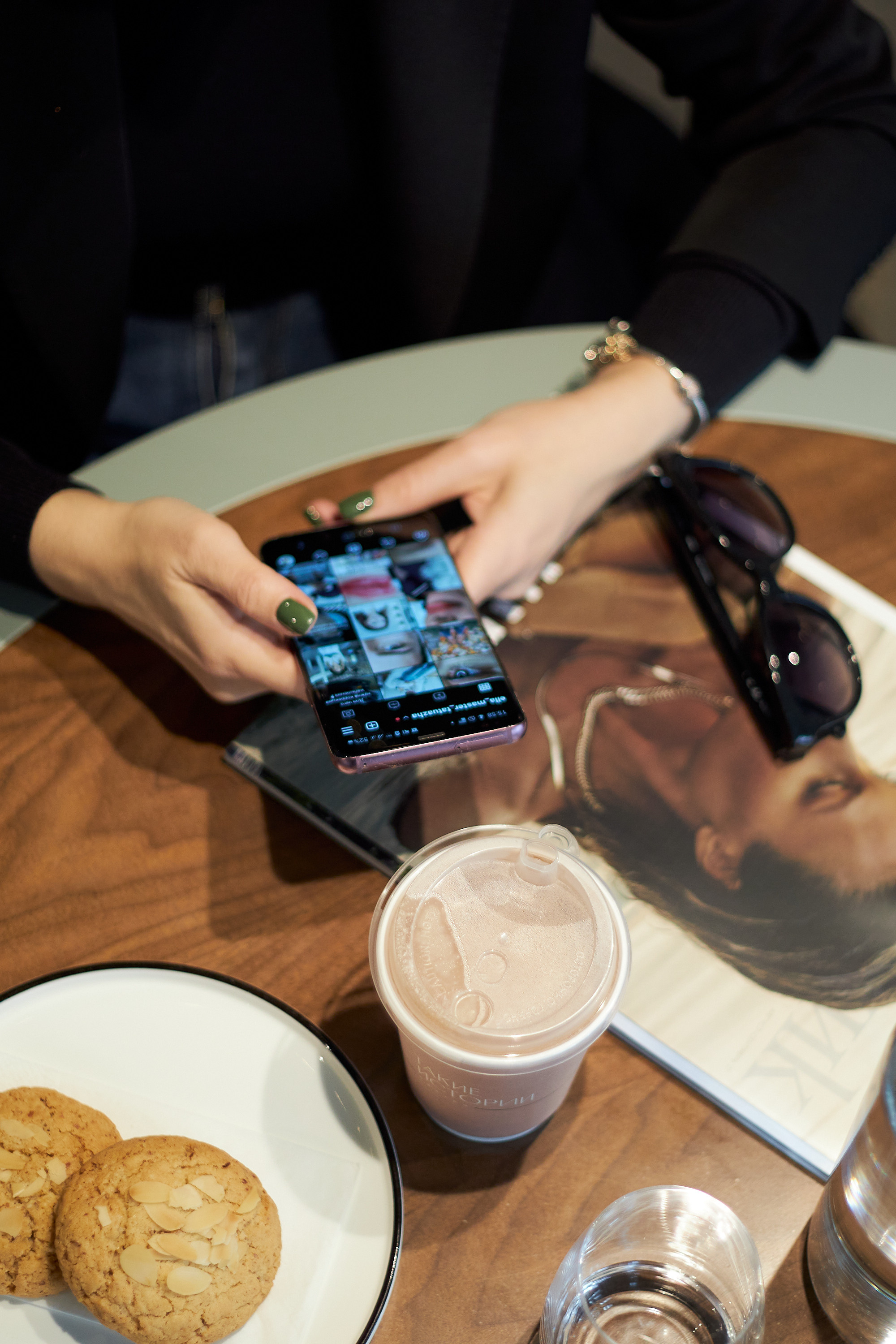 Контентная фотосъемка для бизнеса Екатеринбург бренд производство услуги фотограф Екб визуал для соцсетей заказать имидж съемка цена. Фотограф Екатеринбург Анастасия Жерновская | Маркетплейсы и нейрофото