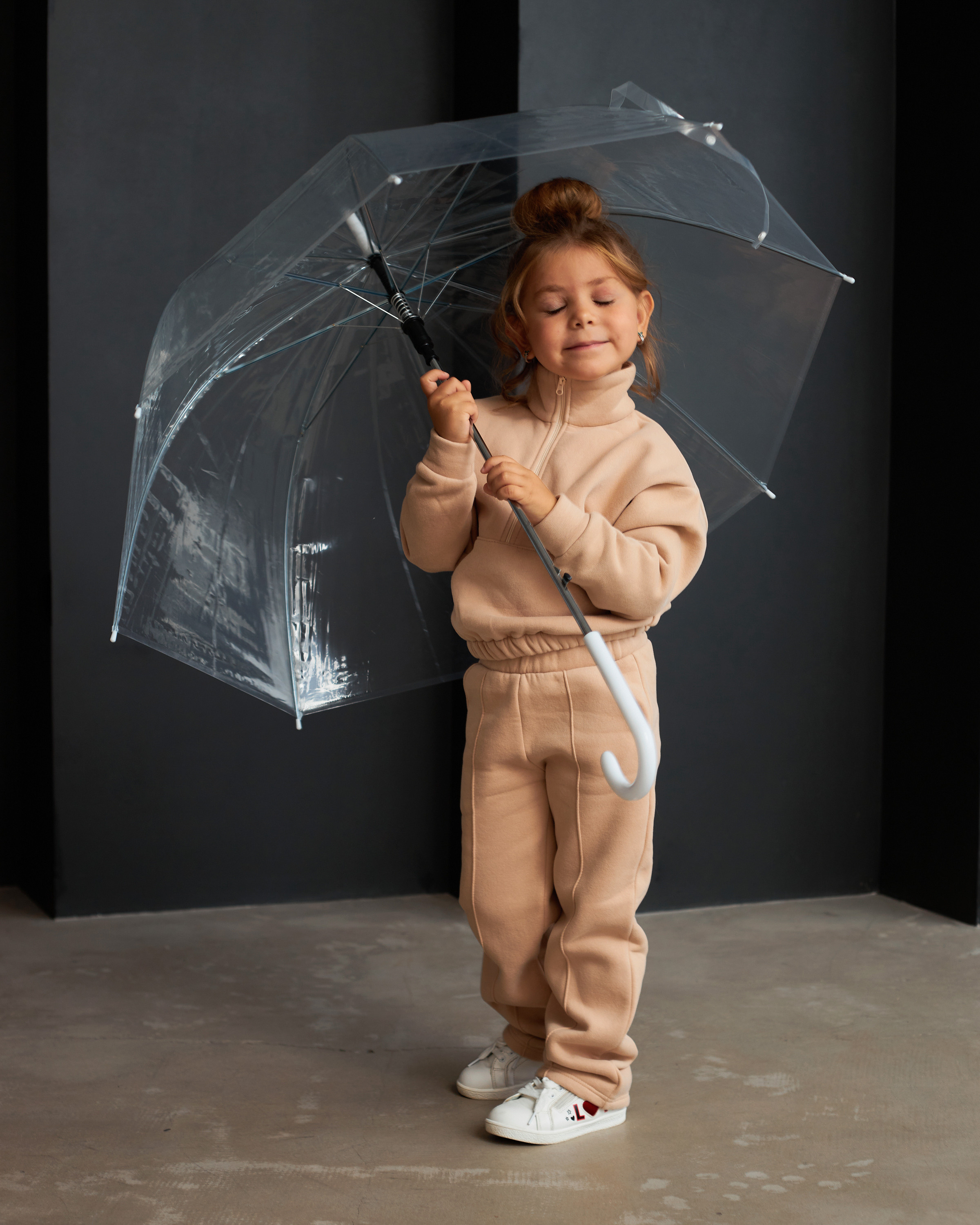 Фотосъемка Bubusya autumn Екатеринбург Wildberries ВБ Ozon Озон фотосессия детей Екб заказать цена фотосъемка товара WB верхняя одежда. Фотограф Екатеринбург Анастасия Жерновская | Маркетплейсы и нейрофото