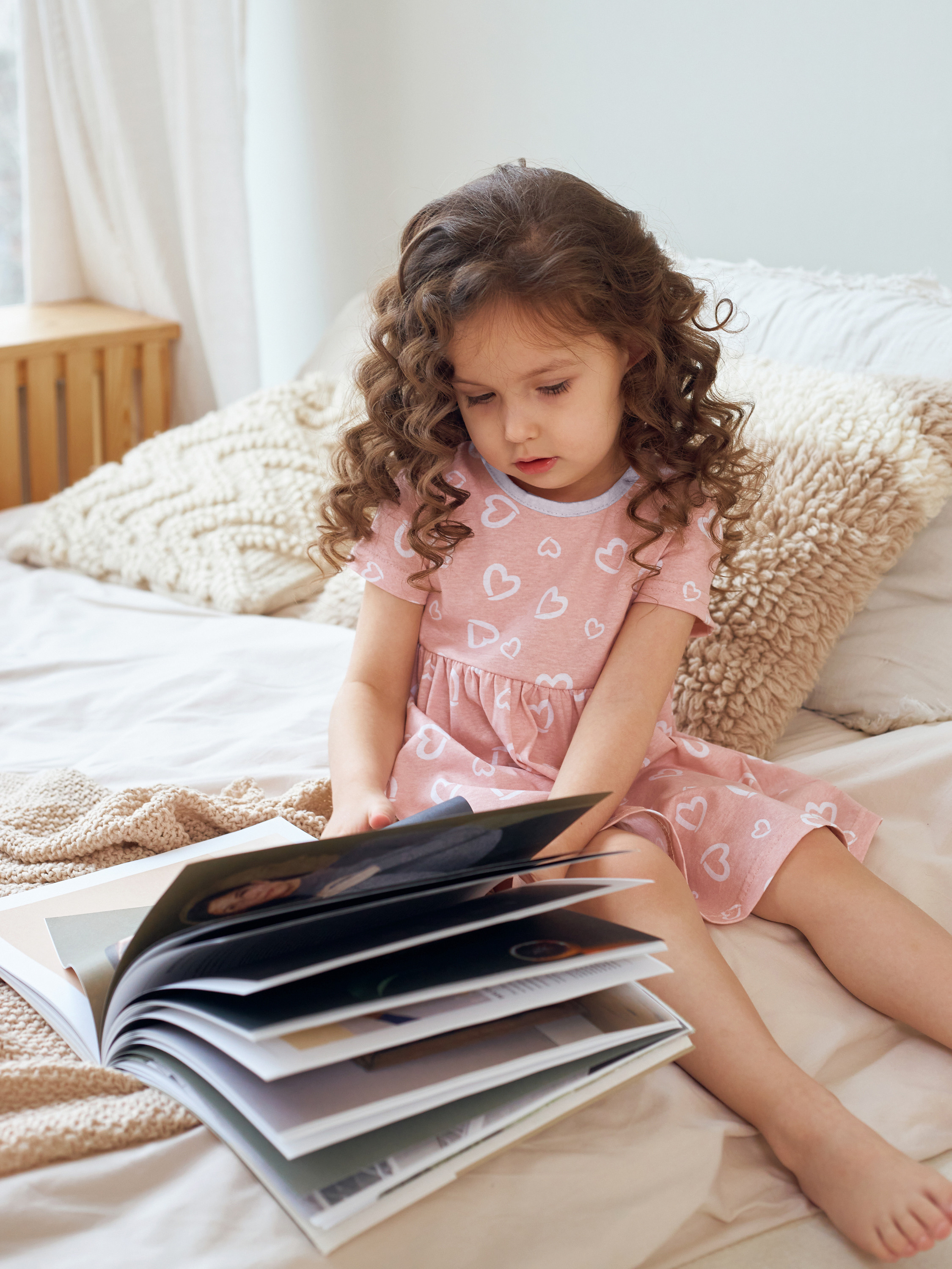 Фотосъемка детских платьев Екатеринбург Wildberries ВБ Ozon Озон фотосессия детей Екб заказать цена фотосъемка товара WB платья. Фотограф Екатеринбург Анастасия Жерновская | Маркетплейсы и нейрофото