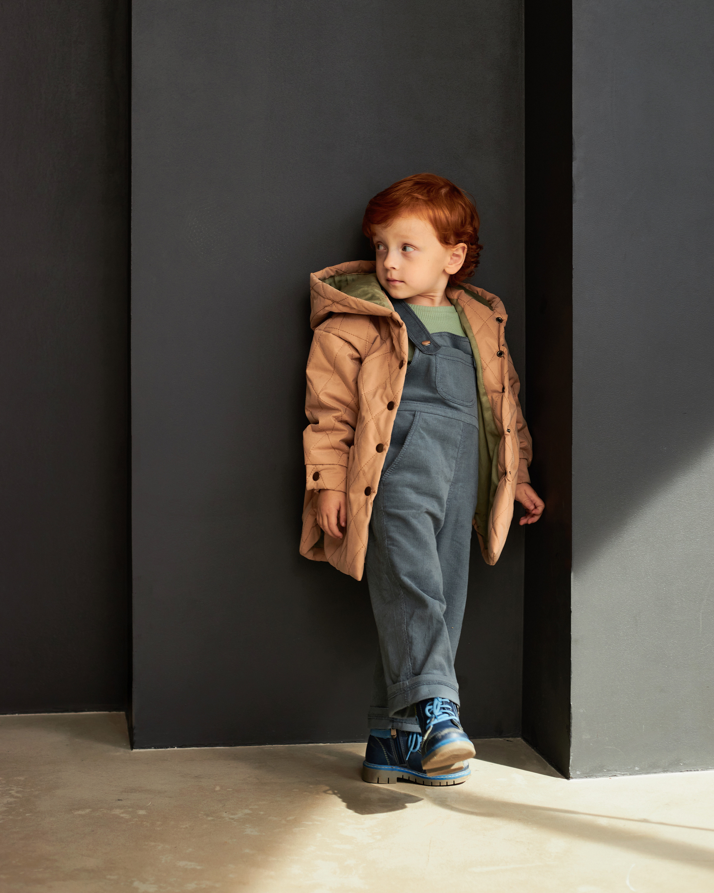 Фотосъемка Bubusya autumn Екатеринбург Wildberries ВБ Ozon Озон фотосессия детей Екб заказать цена фотосъемка товара WB верхняя одежда. Фотограф Екатеринбург Анастасия Жерновская | Маркетплейсы и нейрофото