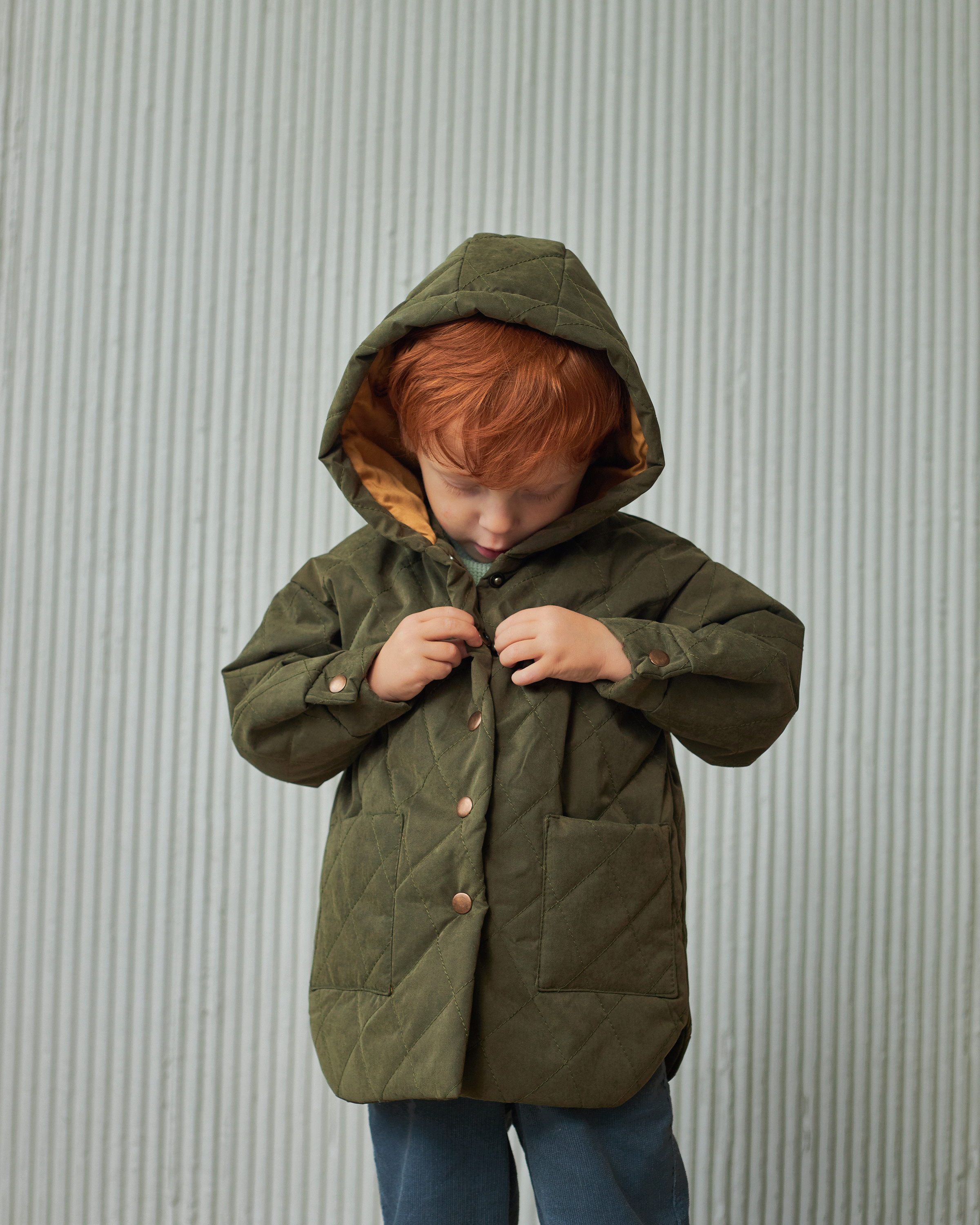 Фотосъемка Bubusya autumn Екатеринбург Wildberries ВБ Ozon Озон фотосессия детей Екб заказать цена фотосъемка товара WB верхняя одежда. Фотограф Екатеринбург Анастасия Жерновская | Маркетплейсы и нейрофото