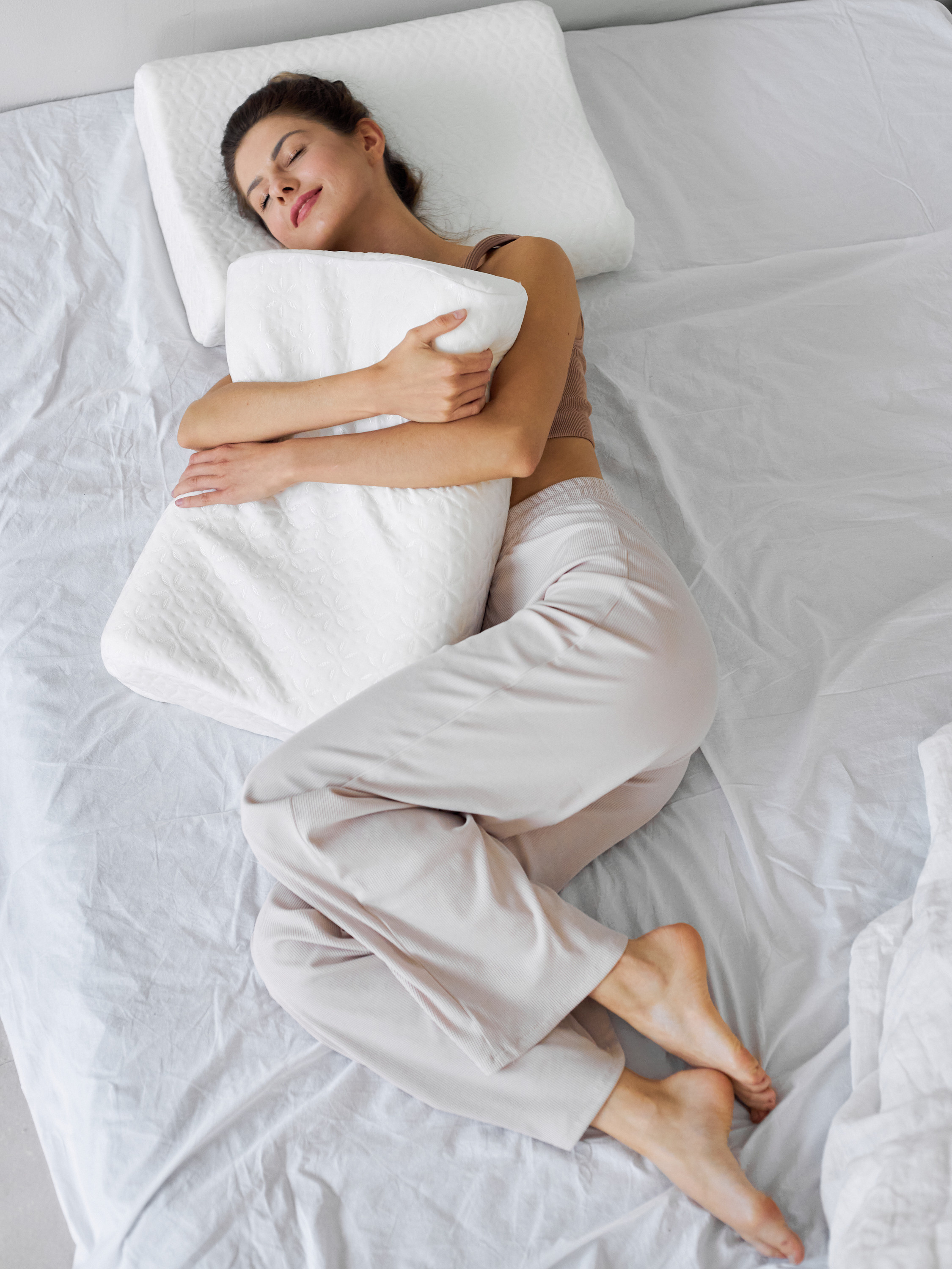 Фотосъемка ортопедических подушек Екатеринбург Wildberries ВБ Ozon Озон предметная съемка Екб заказать цена фотосъемка товара WB предметка. Фотограф Екатеринбург Анастасия Жерновская | Маркетплейсы и нейрофото