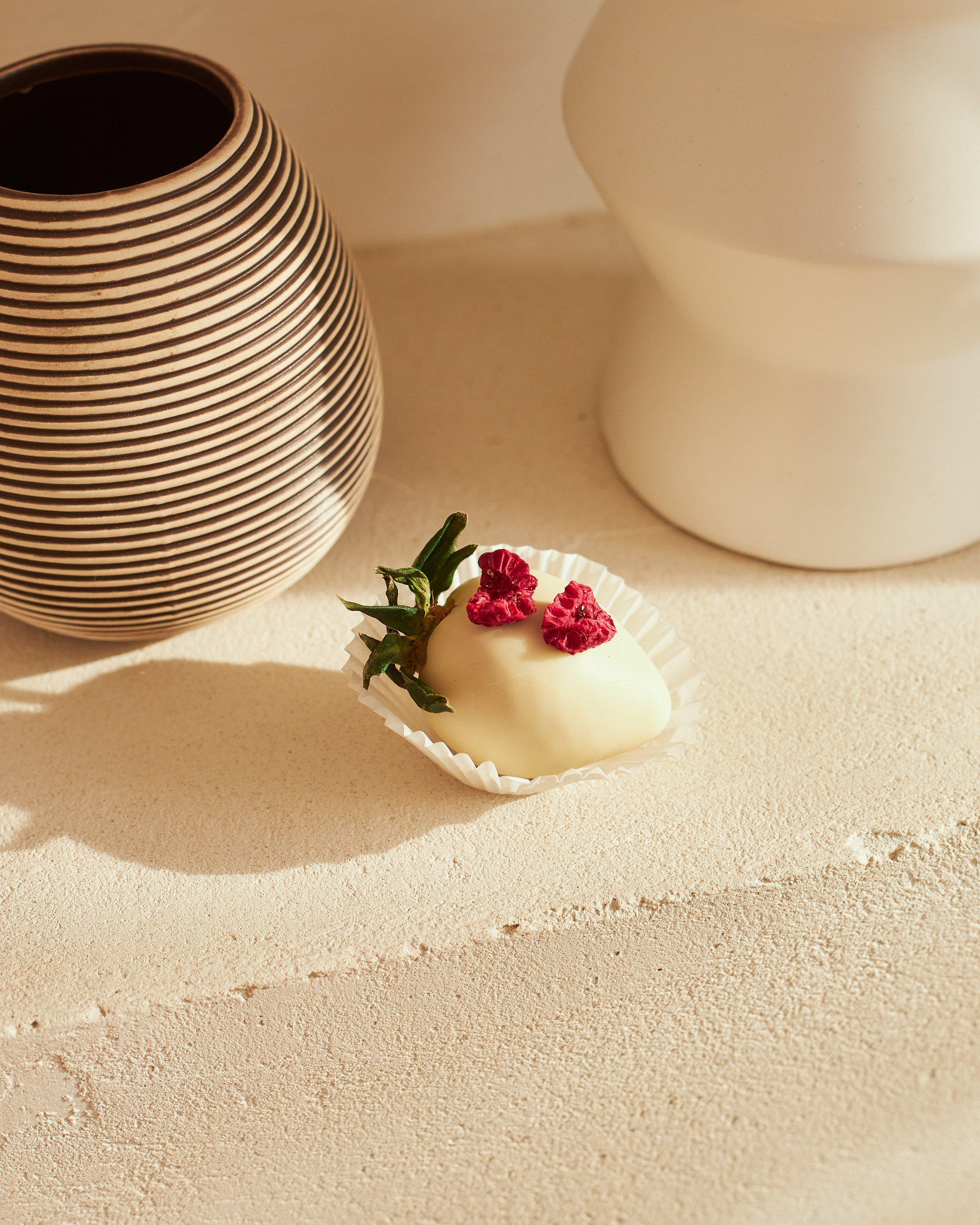 Фотосъемка еды Екатеринбург клубника в шоколаде десерты подарки фуд фотограф Екб предметная съемка товаров заказать цена контент WB. Фотограф Екатеринбург Анастасия Жерновская | Маркетплейсы и нейрофото