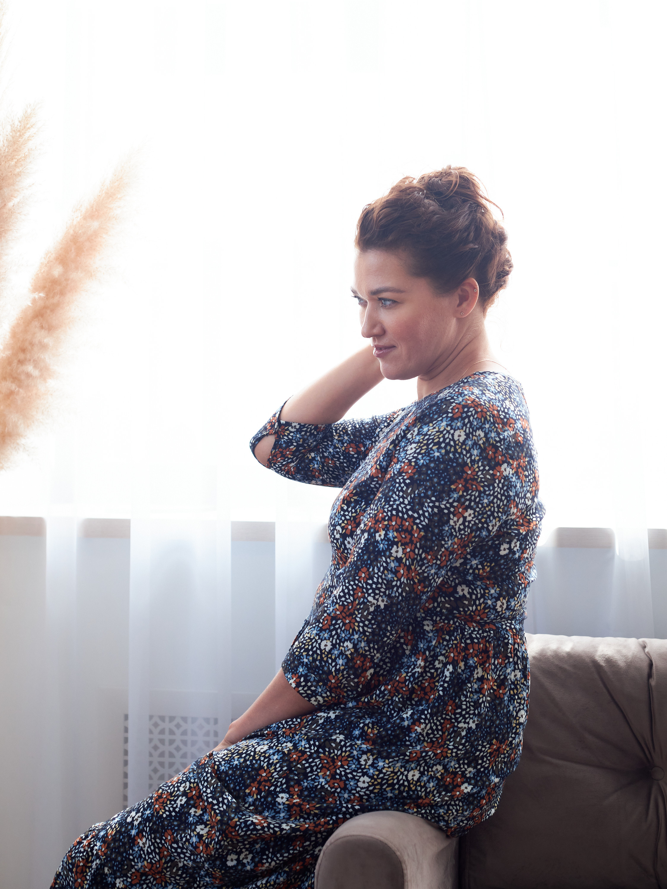 Фотограф для экспертов Екатеринбург контентная съемка преподавателя психолога коуча личный бренд Екб бизнес портрет визуал заказать. Фотограф Екатеринбург Анастасия Жерновская | Маркетплейсы и нейрофото