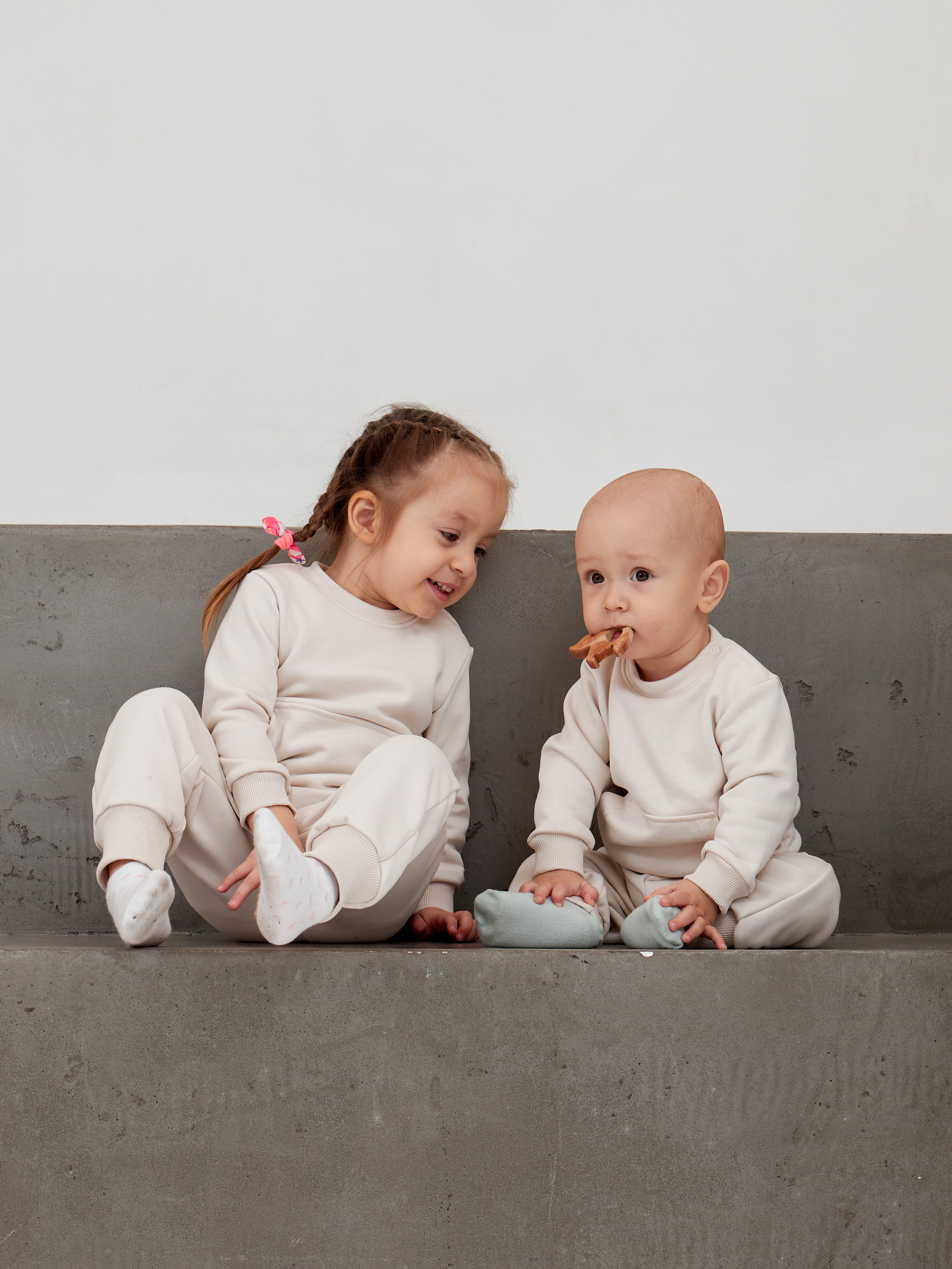 Фотосъемка детских костюмов Екатеринбург Wildberries ВБ Ozon Озон фотосессия детей одежда для мальчиков девочек Екб заказать цена фото товар. Фотограф Екатеринбург Анастасия Жерновская | Маркетплейсы и нейрофото