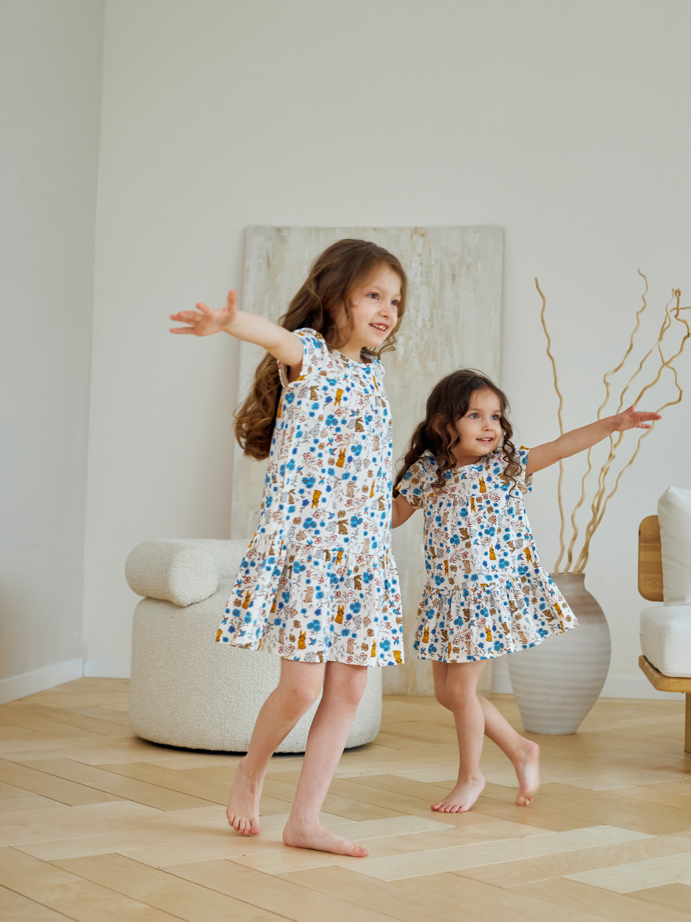 Фотосъемка детских платьев Екатеринбург Wildberries ВБ Ozon Озон фотосессия детей Екб заказать цена фотосъемка товара WB платья. Фотограф Екатеринбург Анастасия Жерновская | Маркетплейсы и нейрофото