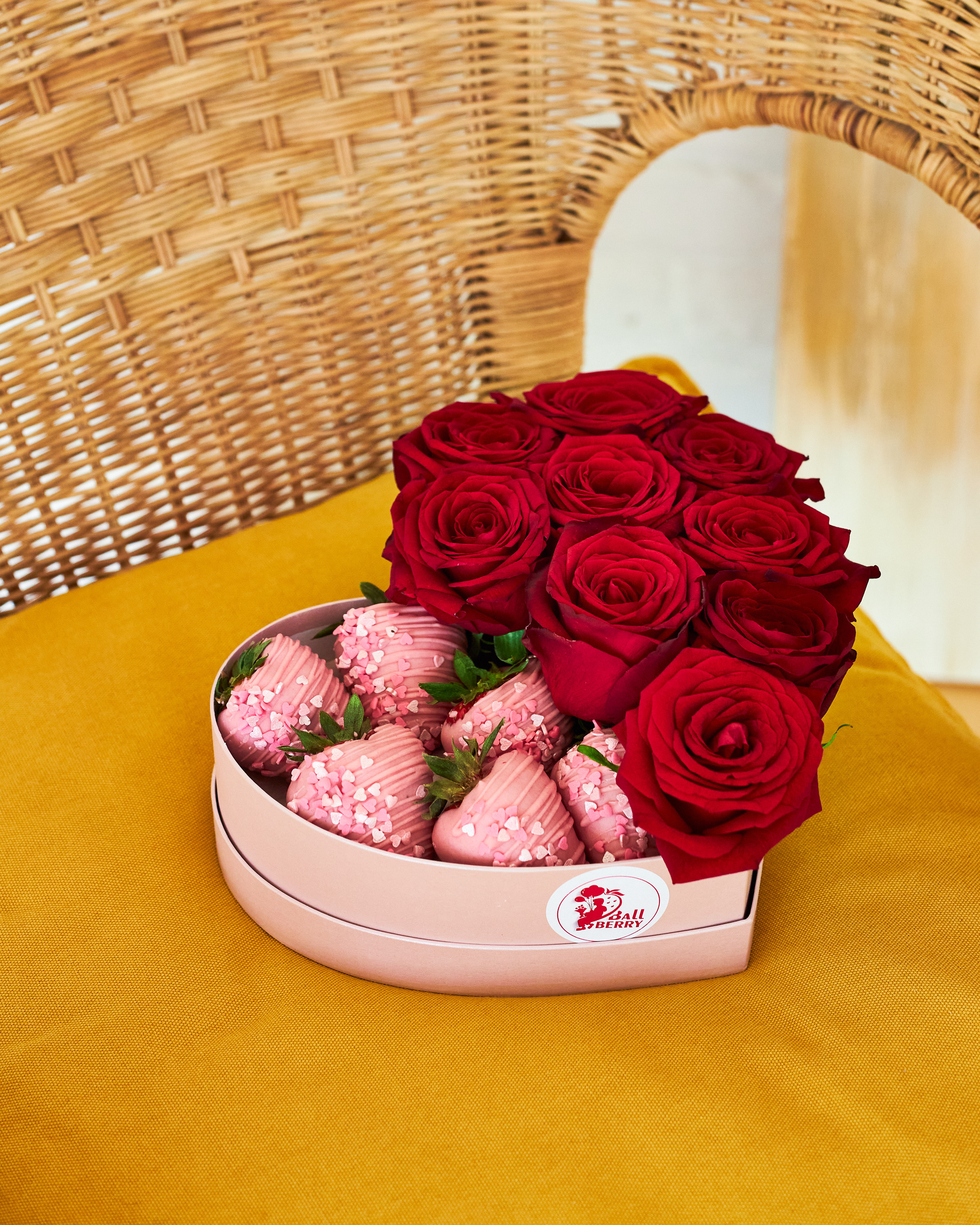 Фотосъемка еды Екатеринбург клубника в шоколаде десерты подарки фуд фотограф Екб предметная съемка товаров заказать цена контент WB. Фотограф Екатеринбург Анастасия Жерновская | Маркетплейсы и нейрофото