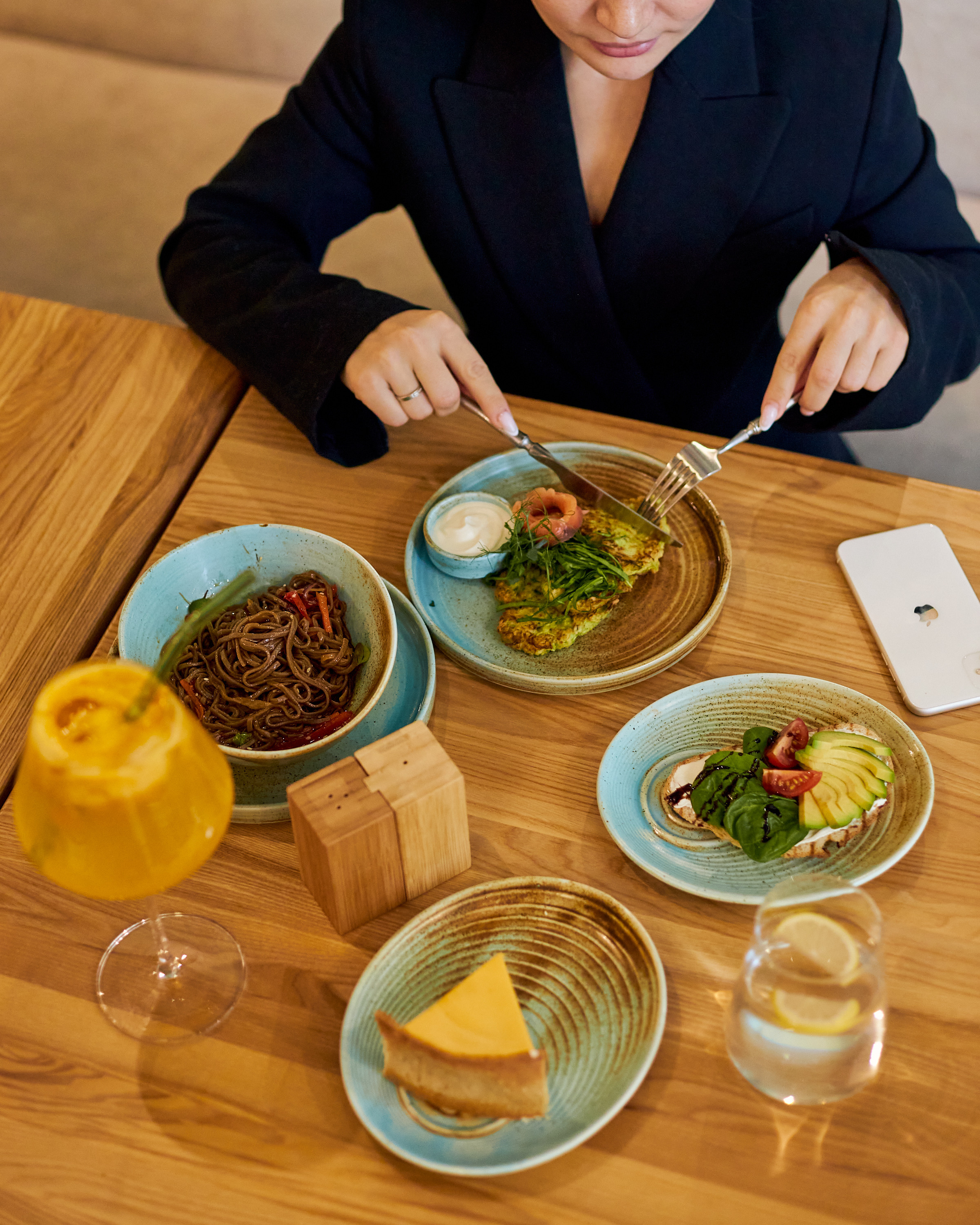 Фотосъемка для кафе Екатеринбург еда меню ресторан кофейня фуд фотограф Екб контент для бизнеса заказать съемка интерьера кафе цена. Фотограф Екатеринбург Анастасия Жерновская | Маркетплейсы и нейрофото