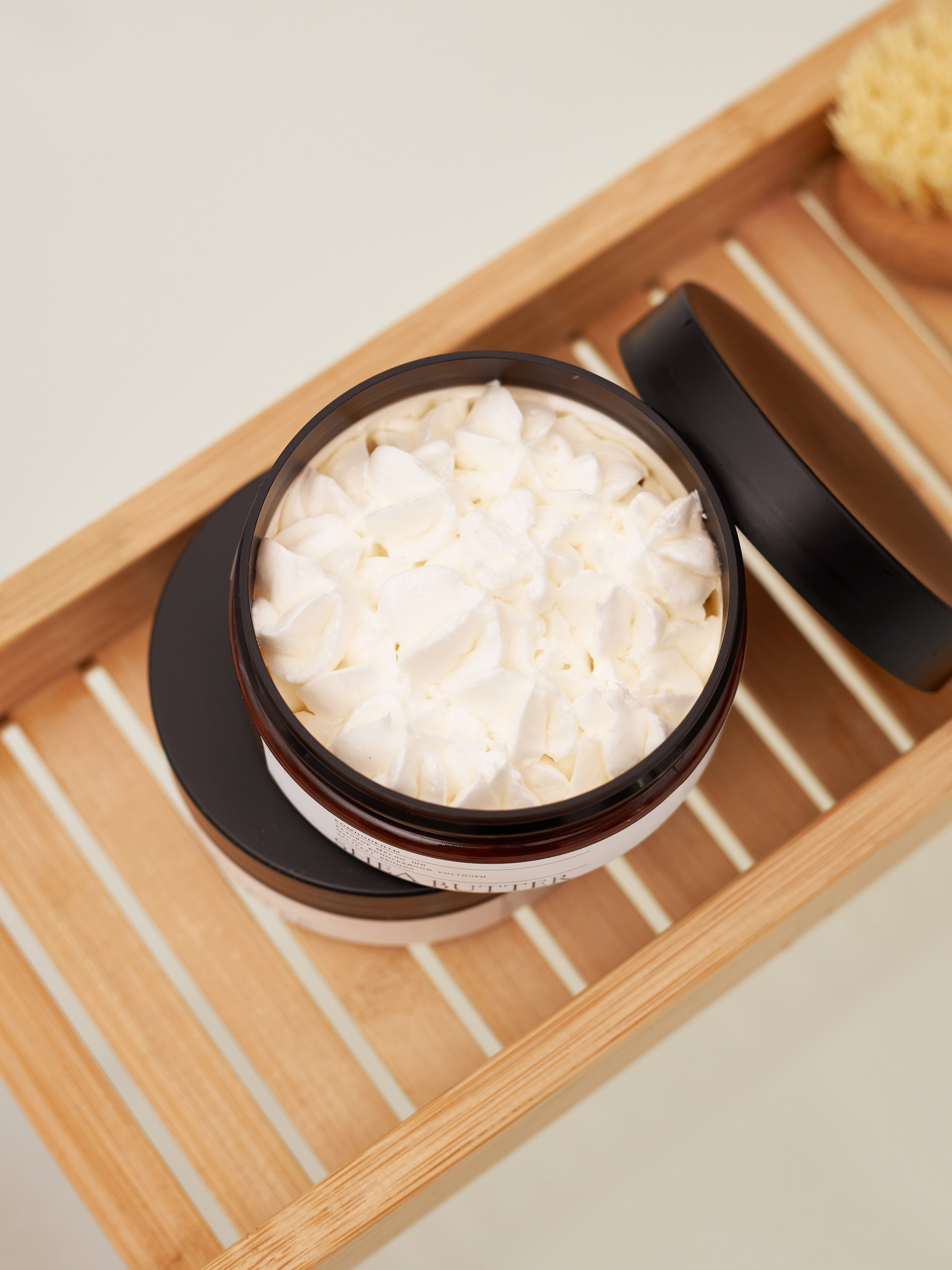 Предметная фотосъемка косметики Екатеринбург крем скраб шампунь сыворотка кисти для макияжа ВБ Ozon Озон бьюти предметка Екб заказать цена. Фотограф Екатеринбург Анастасия Жерновская | Маркетплейсы и нейрофото