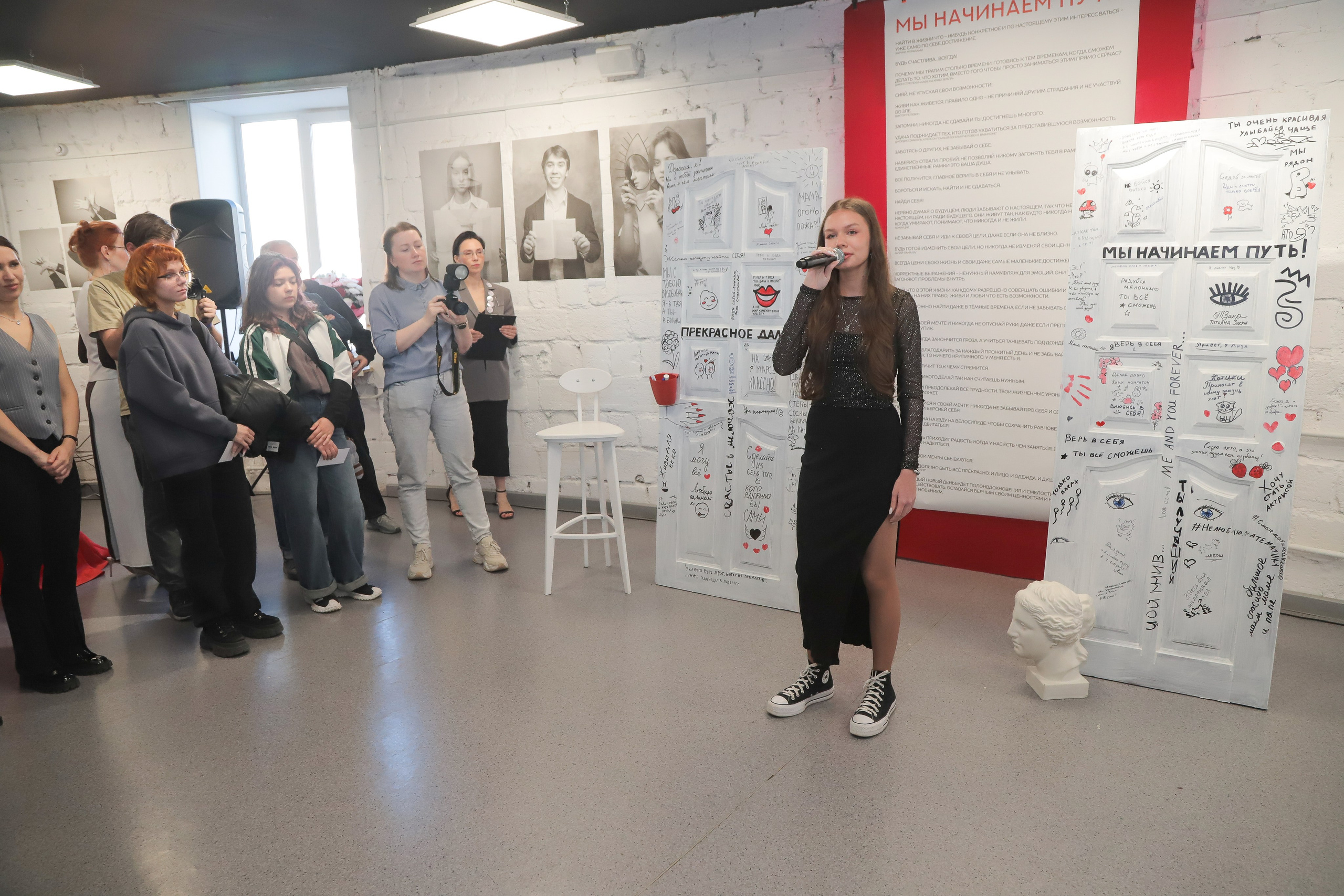 Выставка — проект «Мы начинаем путь!». АРТИКУЛ. Выпускные альбомы Нижний Тагил